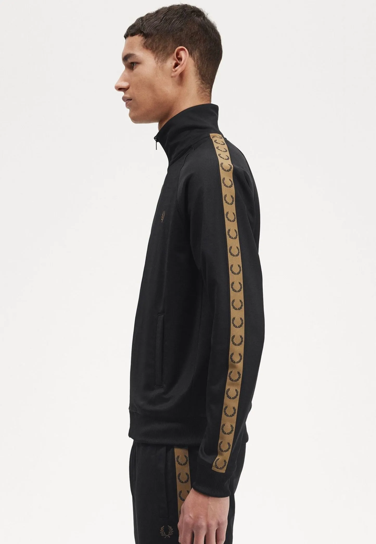 Fred Perry - Contrast Tape Track Black/Shadedstone - Track Jacket Cozy Comfort