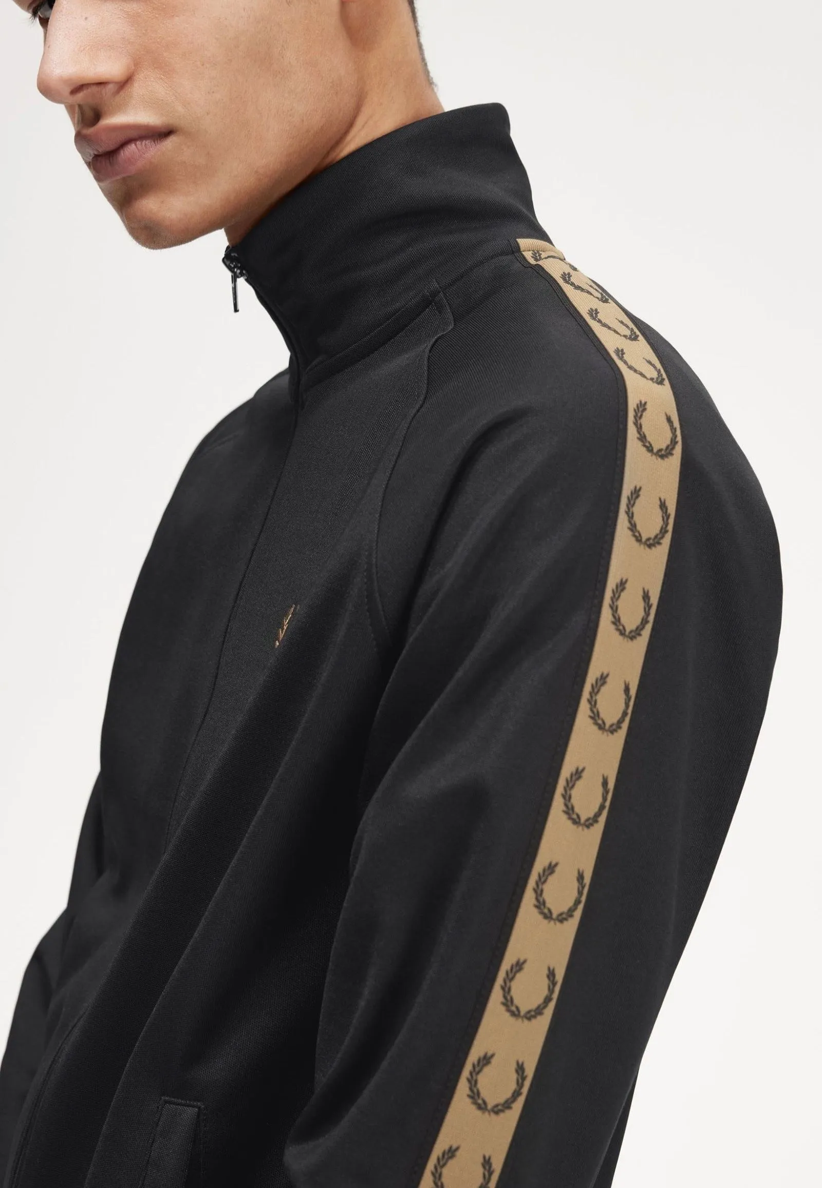 Fred Perry - Contrast Tape Track Black/Shadedstone - Track Jacket Cozy Comfort