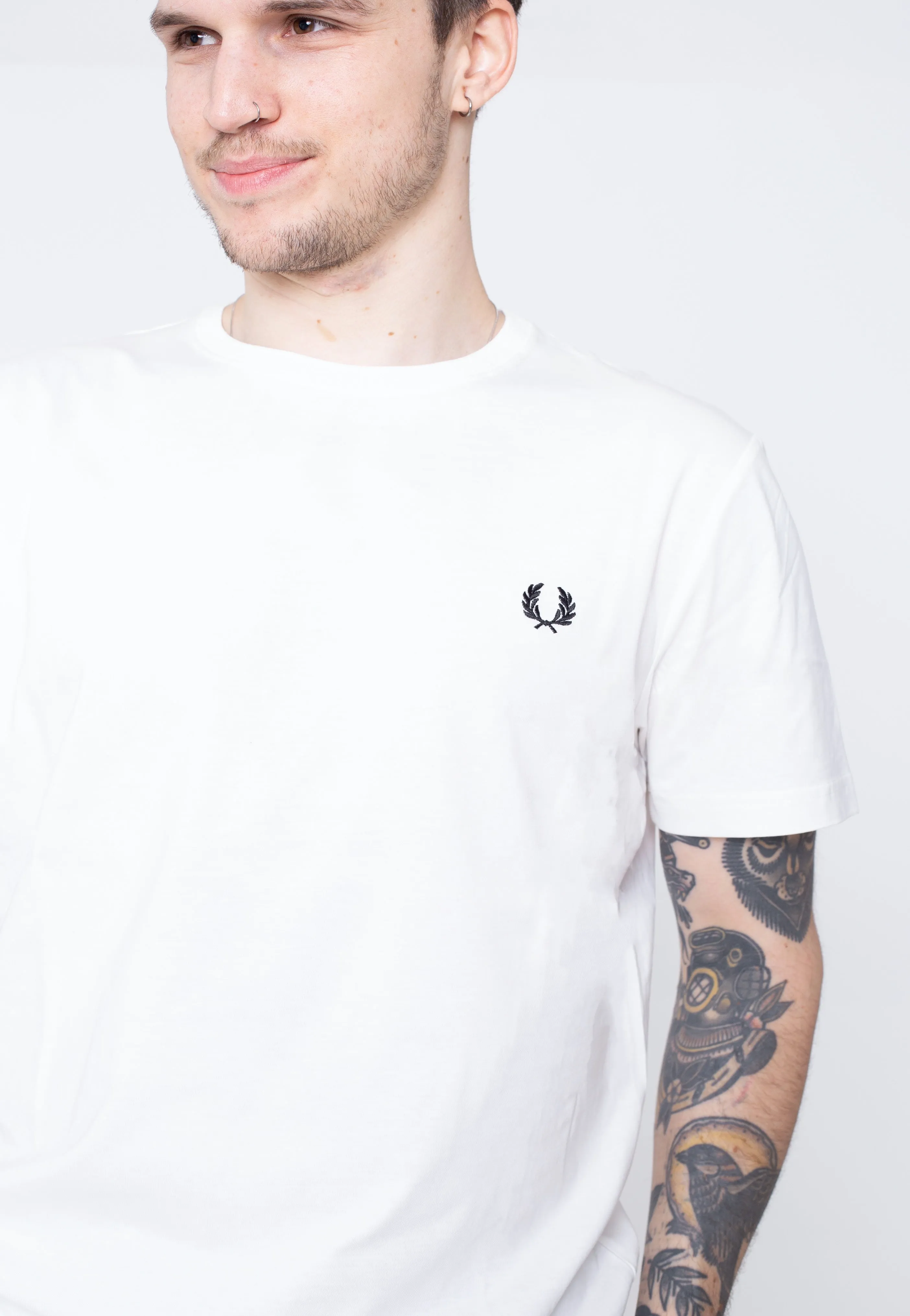 Fred Perry - Crew Neck Snow White - T-Shirt Half and versatile
