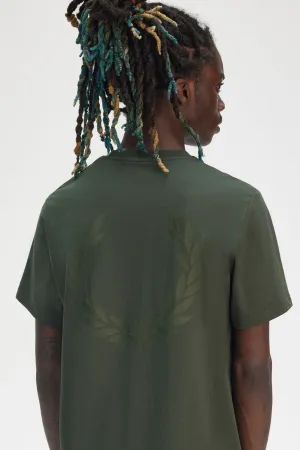 Fred Perry - Rear Powder Laurel Graphic Court Green - T-Shirt Fresh Comfort long sleeved