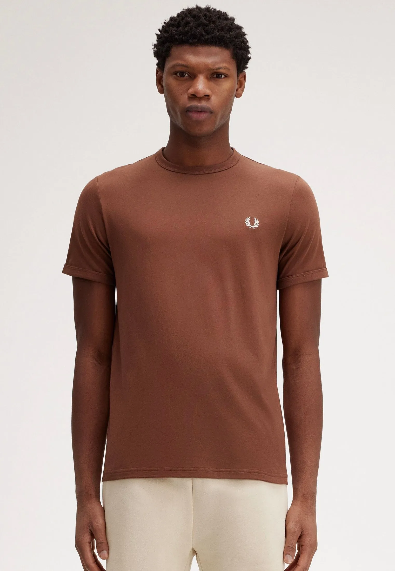 Striped modernity Geometric precision Fred Perry - Ringer Whisky Brown - T-Shirt