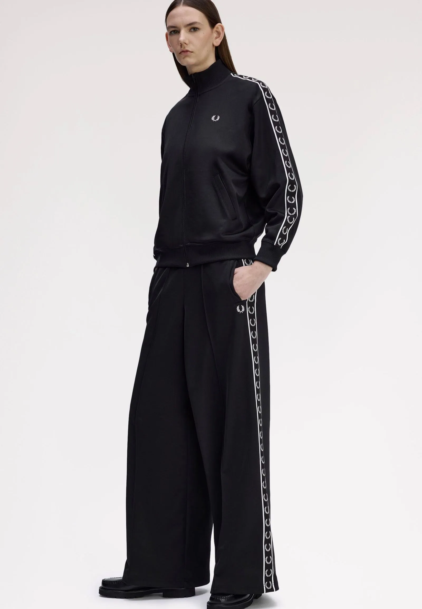 Fred Perry - Taped Track Black - Track Jacket Trendy Wear