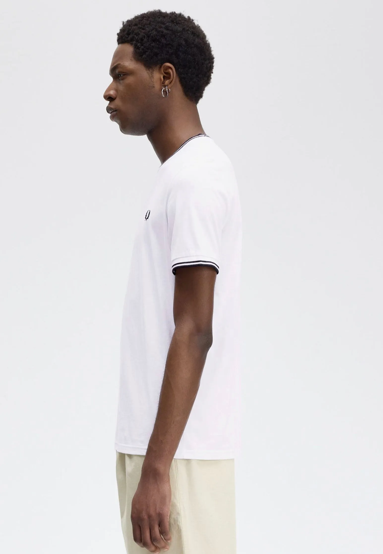 Fred Perry - Twin Tipped White - T-Shirt Modern Outfit