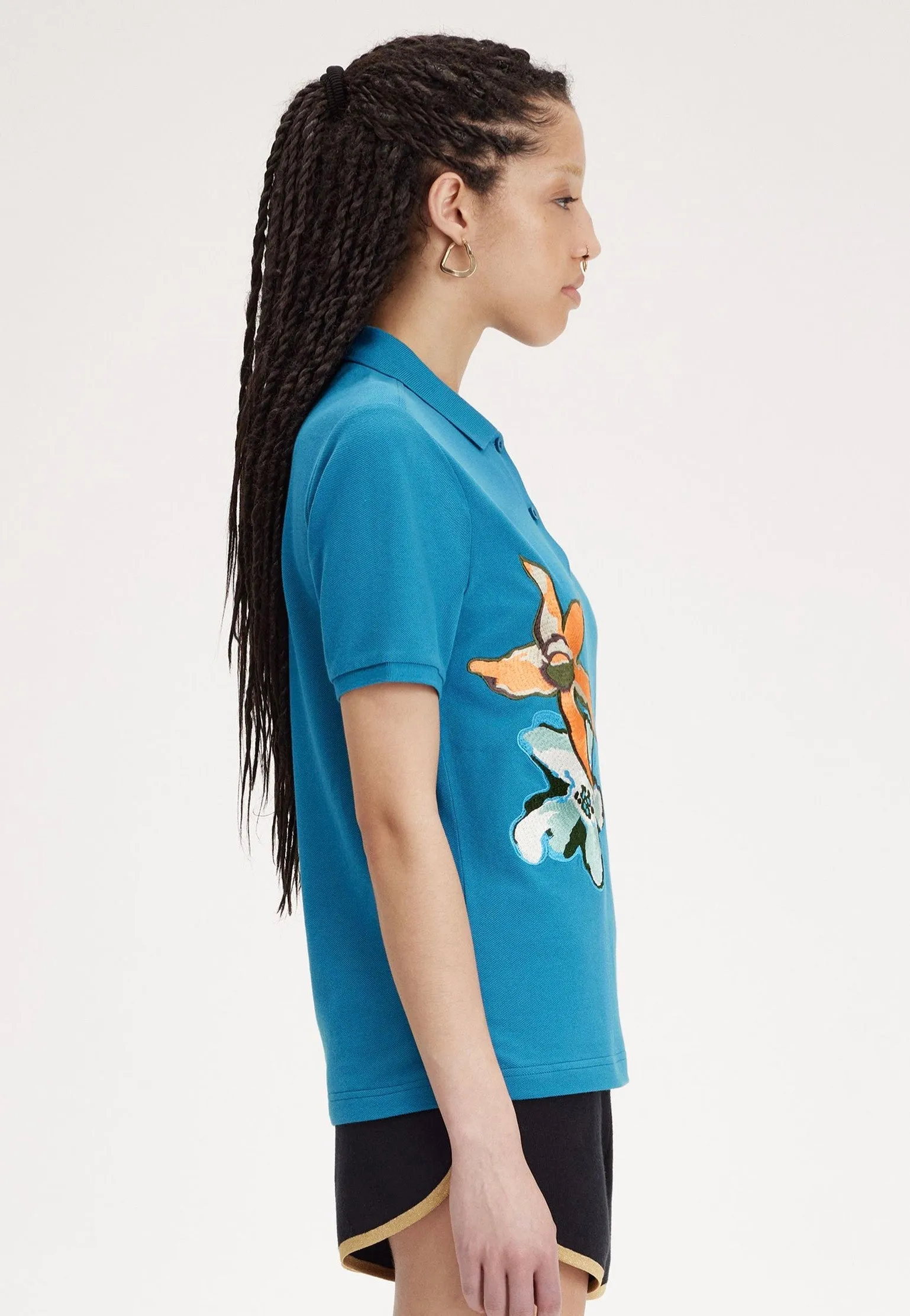 Fred Perry x Amy Winehouse - Embroidered Runaway Bay Ocean - Polo Modern Elegance