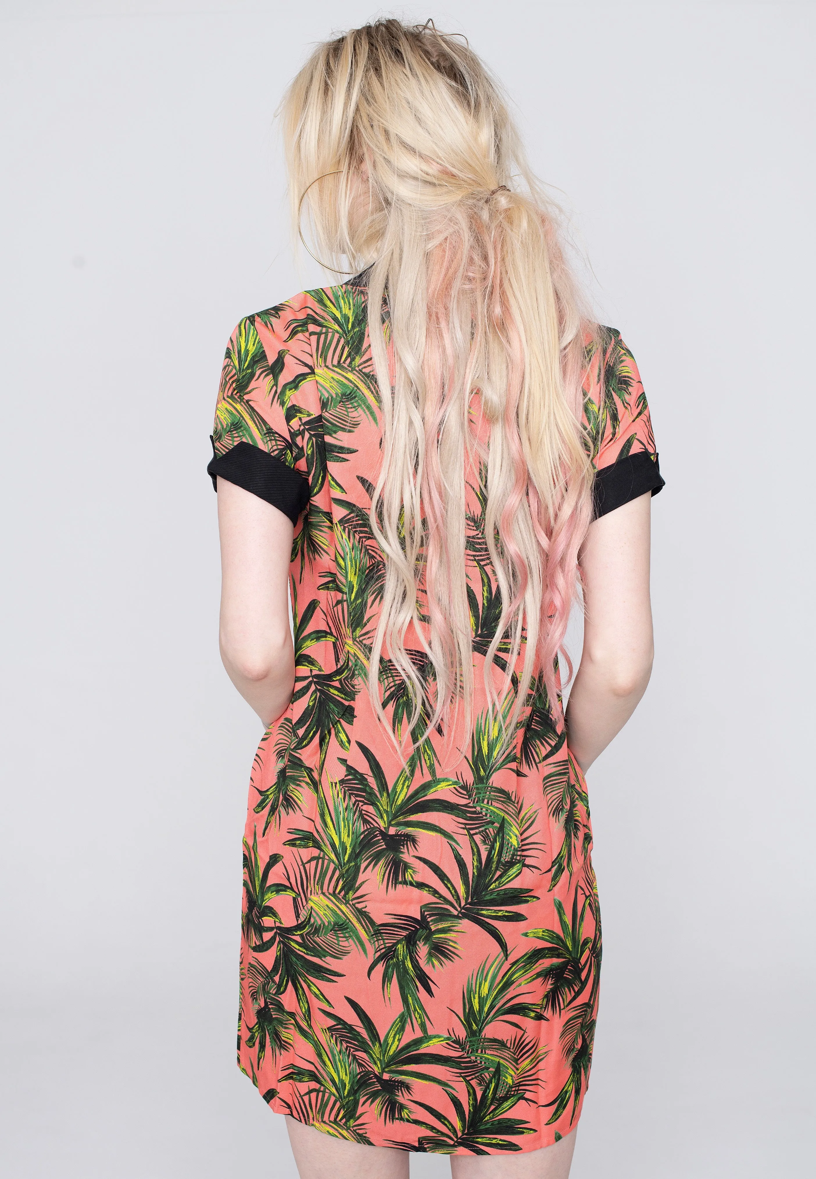 Fred Perry x Amy Winehouse - Palm Print Shirt Coral Heat - Dress Distinctive Attire