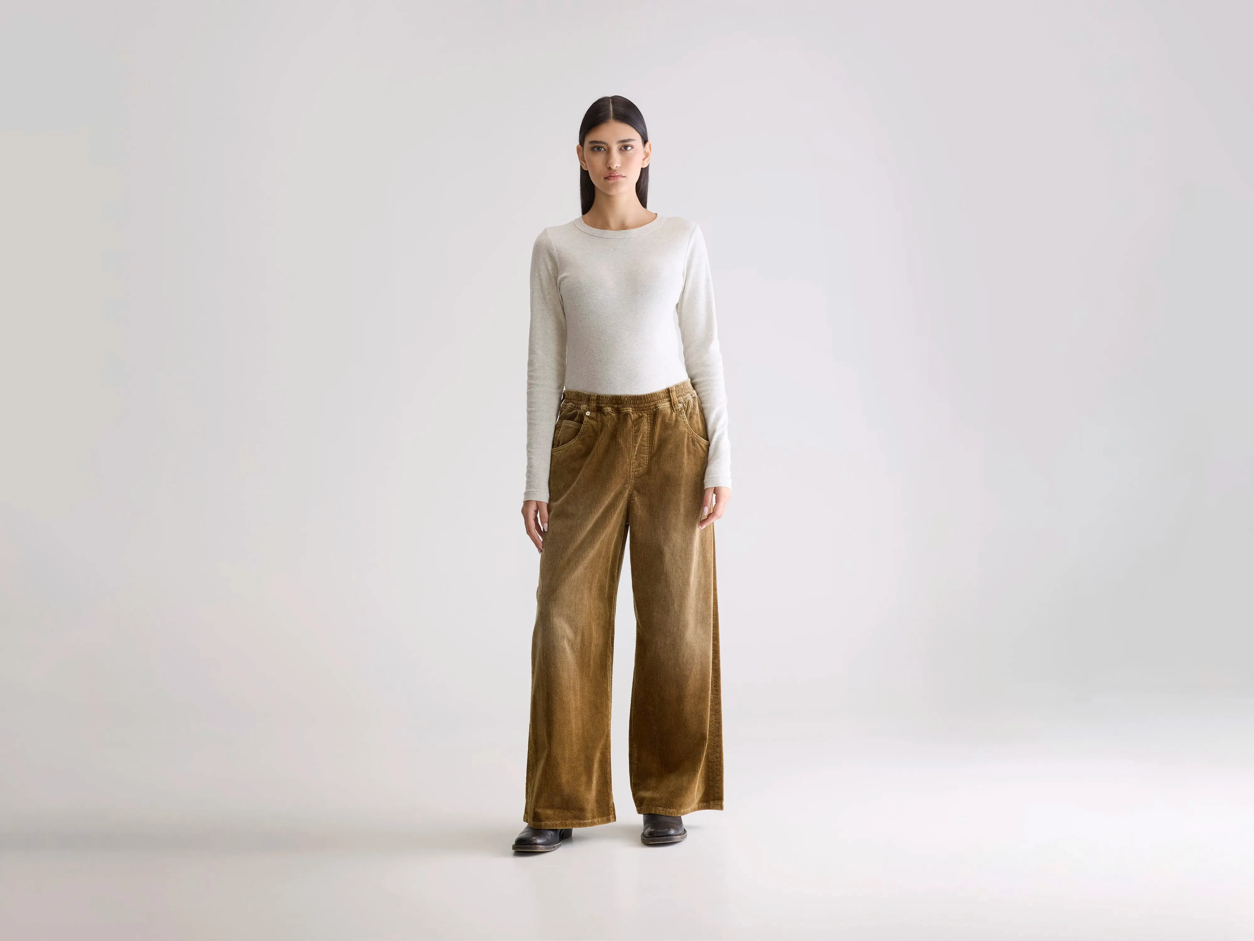 Galina wide trousers (252 / W / SOIL) Distressed finish