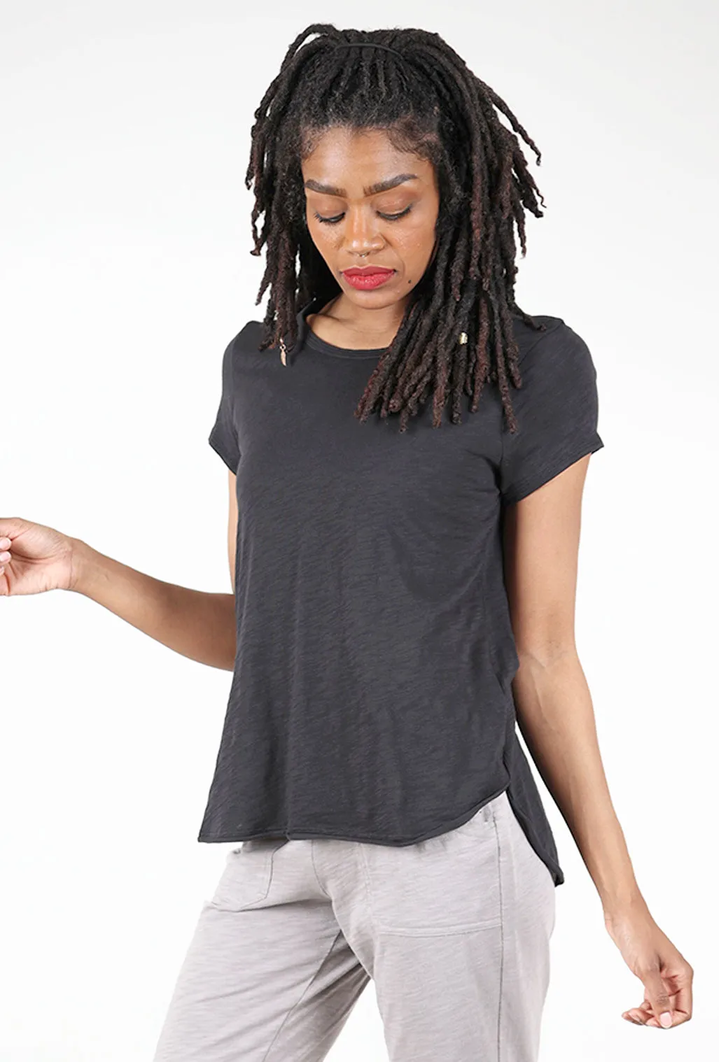 Half and versatile Cotton Slub Scoop Tee, Black