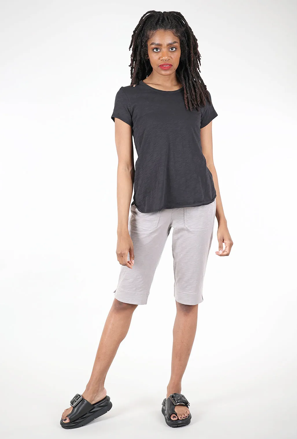 Half and versatile Cotton Slub Scoop Tee, Black
