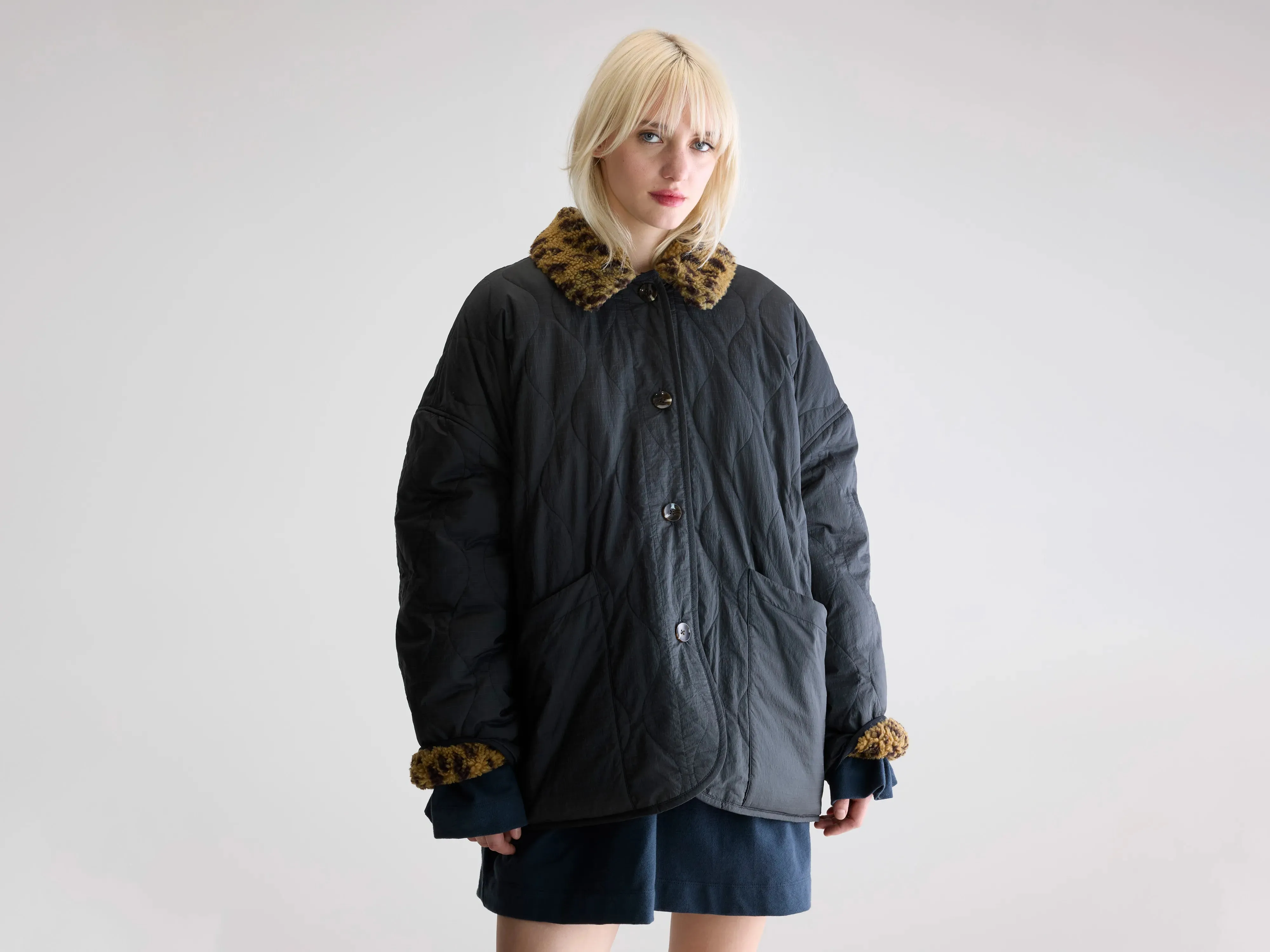 Hampton teddy jacket (252 / W / BLACK SAND) Cozy Hood Detail No Collar