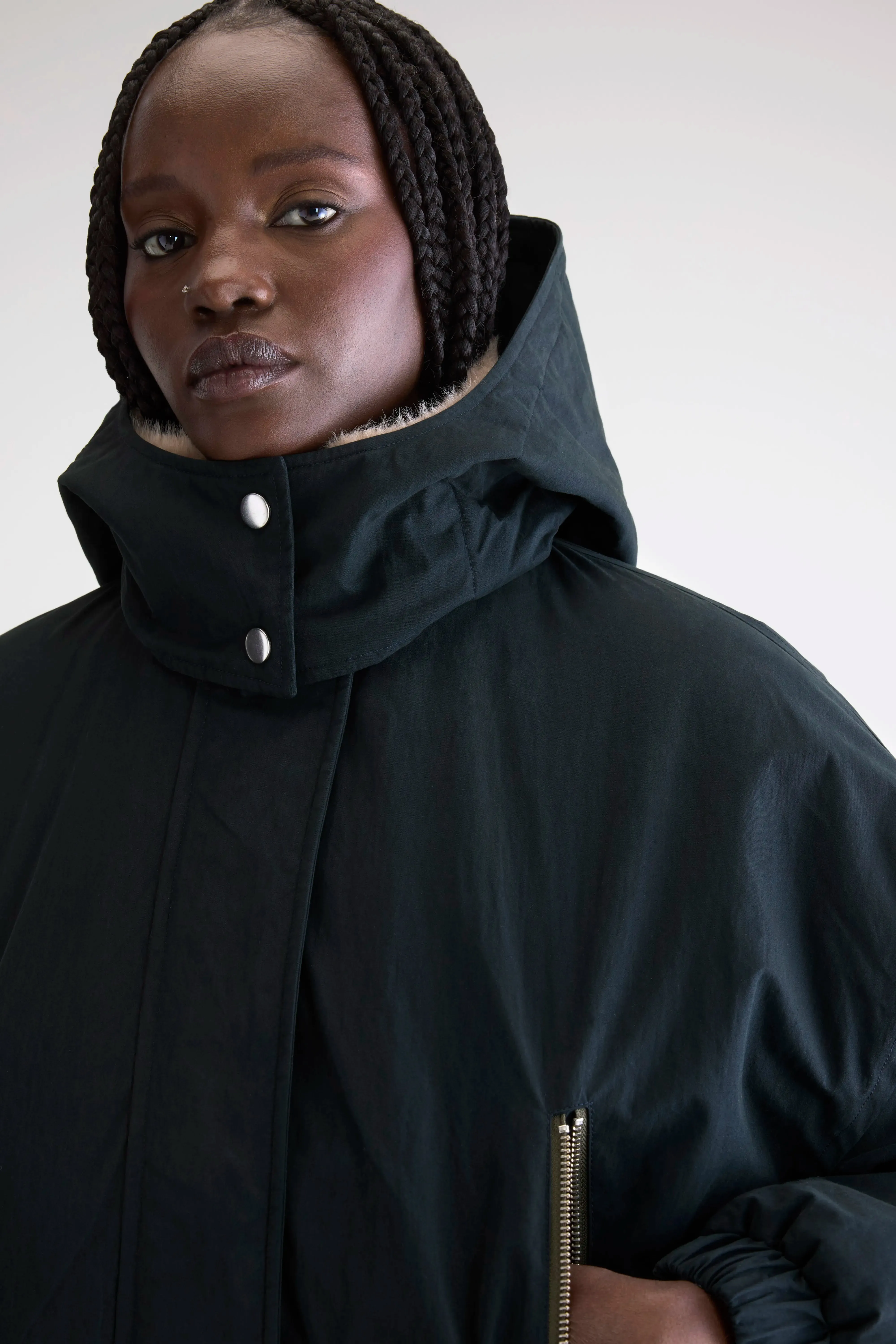 Heat Retention Herna cropped jacket (252 / W / BLACK BEAUTY)