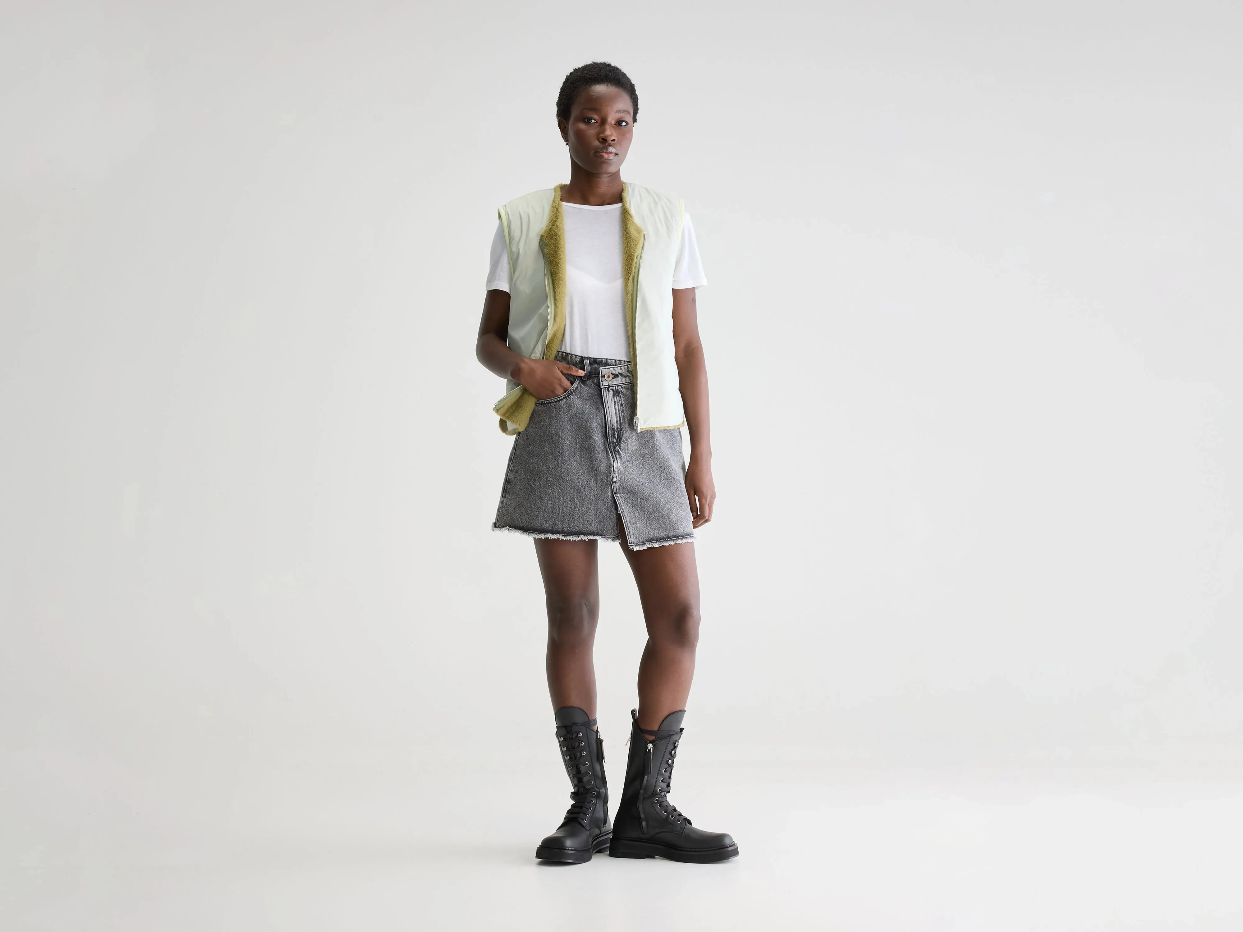 Crisp Air Piece Classic Look Hess sleeveless jacket (251 / W / DESERT SAGE)