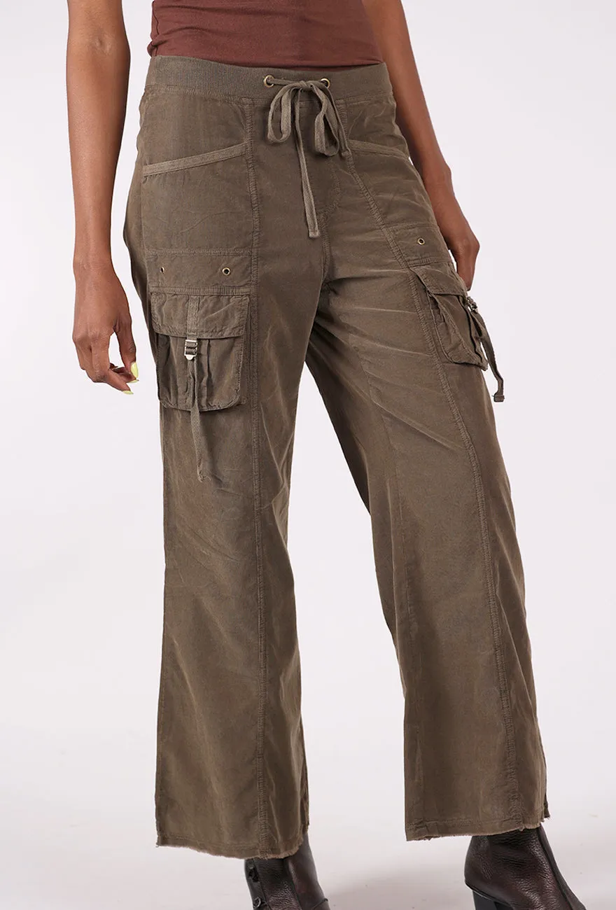 Heta Pant, Oak Creek Pigment Easy Care