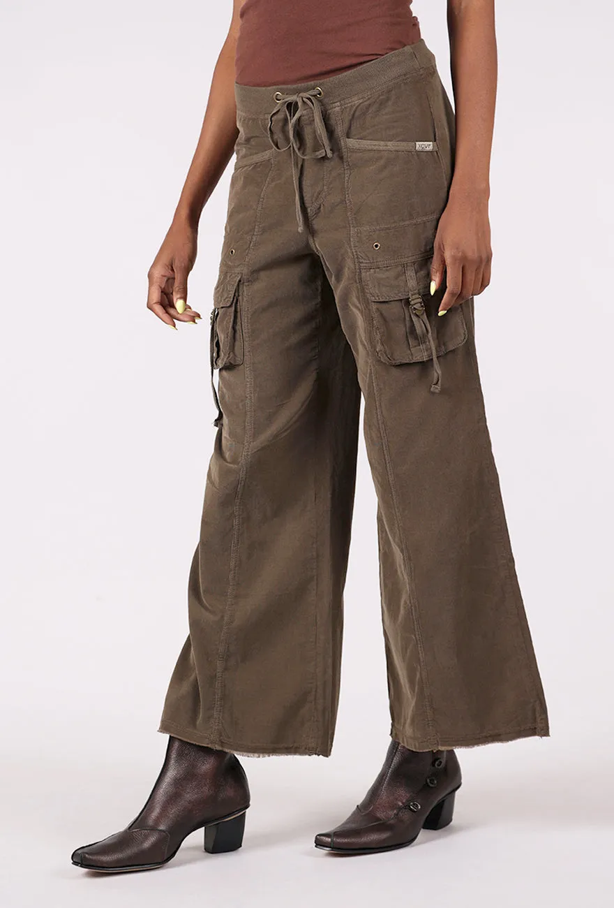 Heta Pant, Oak Creek Pigment Easy Care