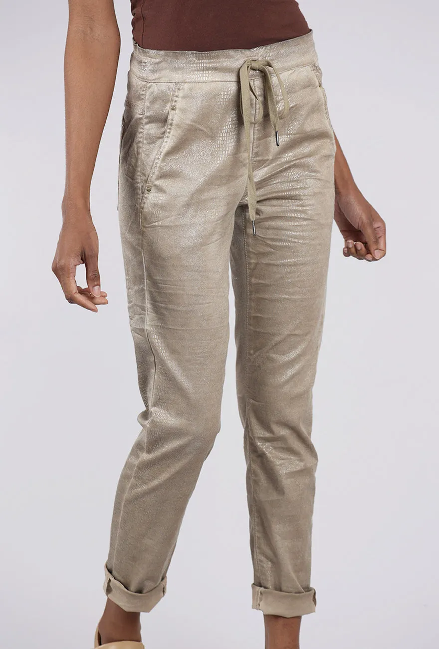 Iconic Stretch Denim, Cream Breathable Comfort