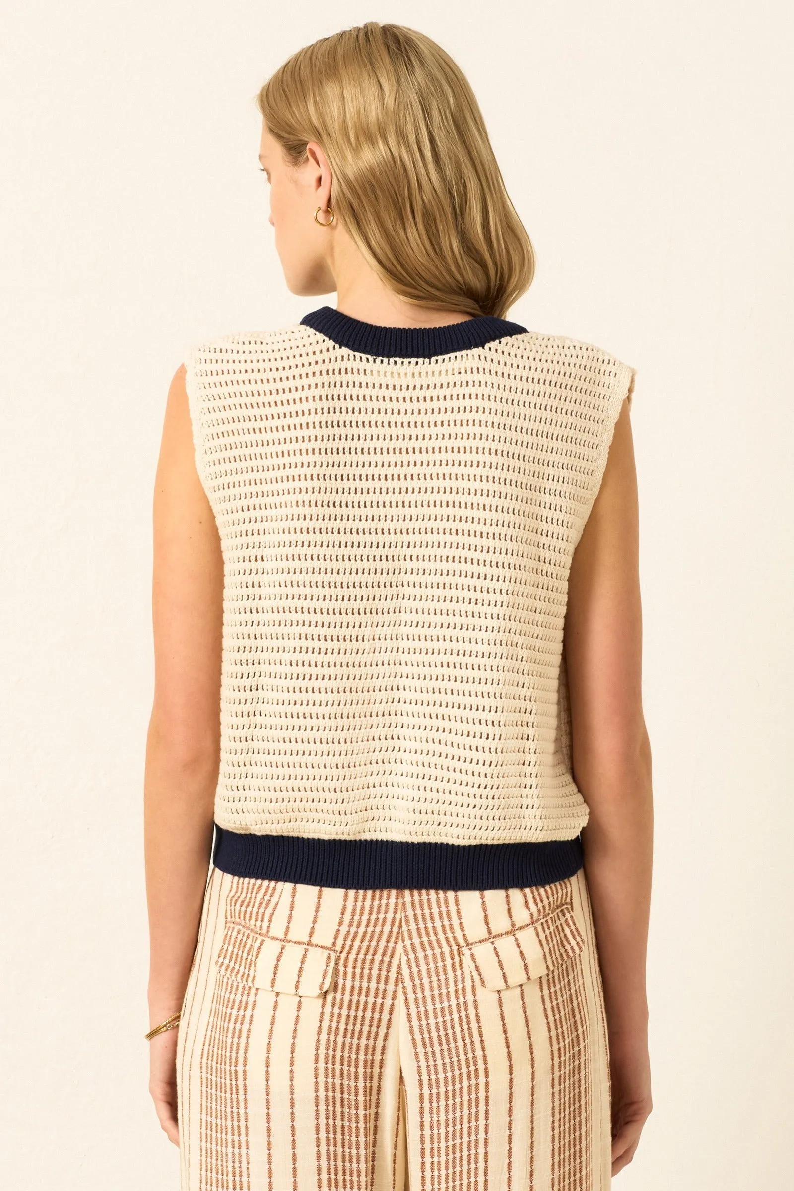 Ilias Captain Crochet Vest Sleek Finish