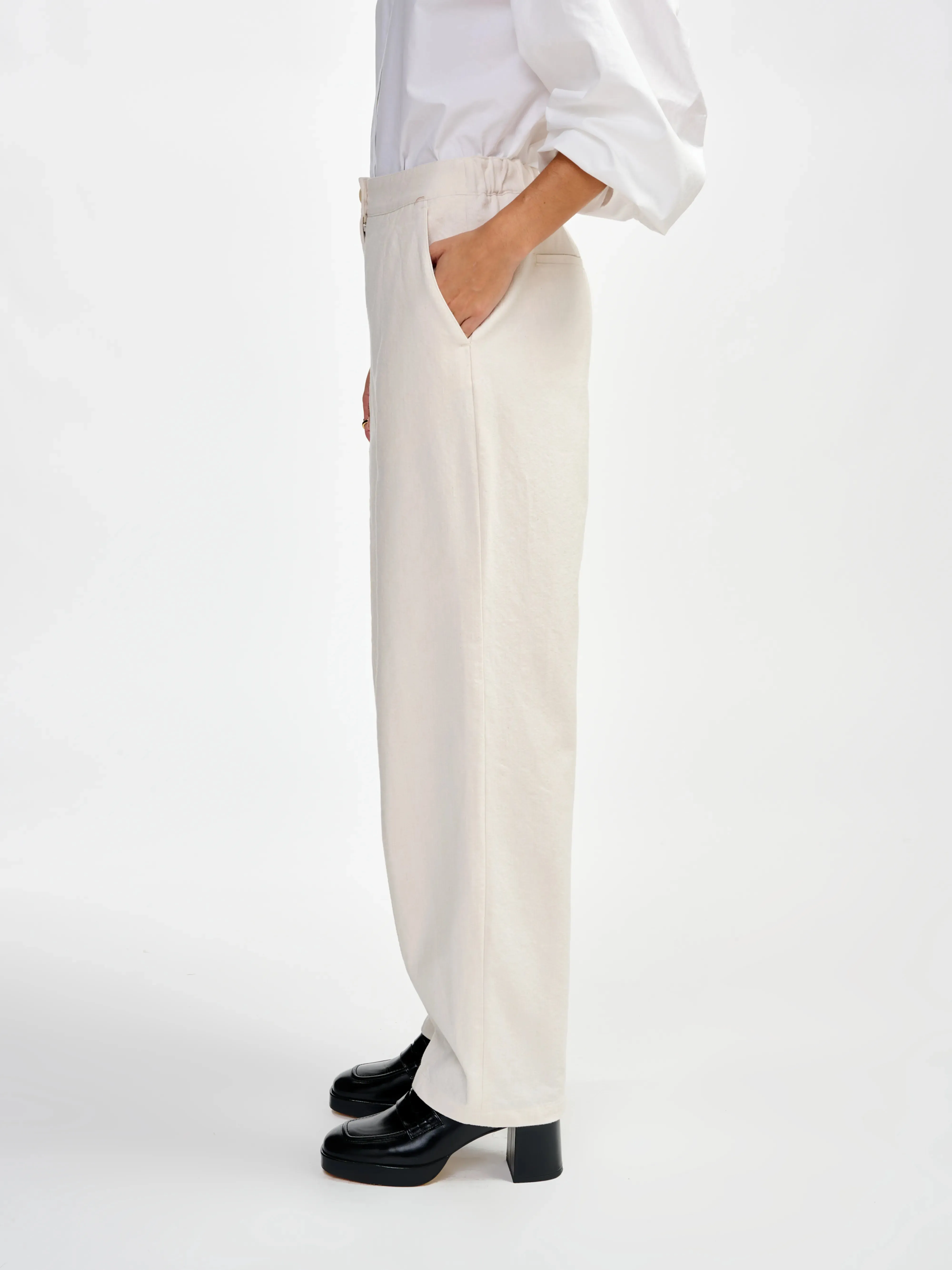 Jogger Style dark trousers (241 / W / WHITE)