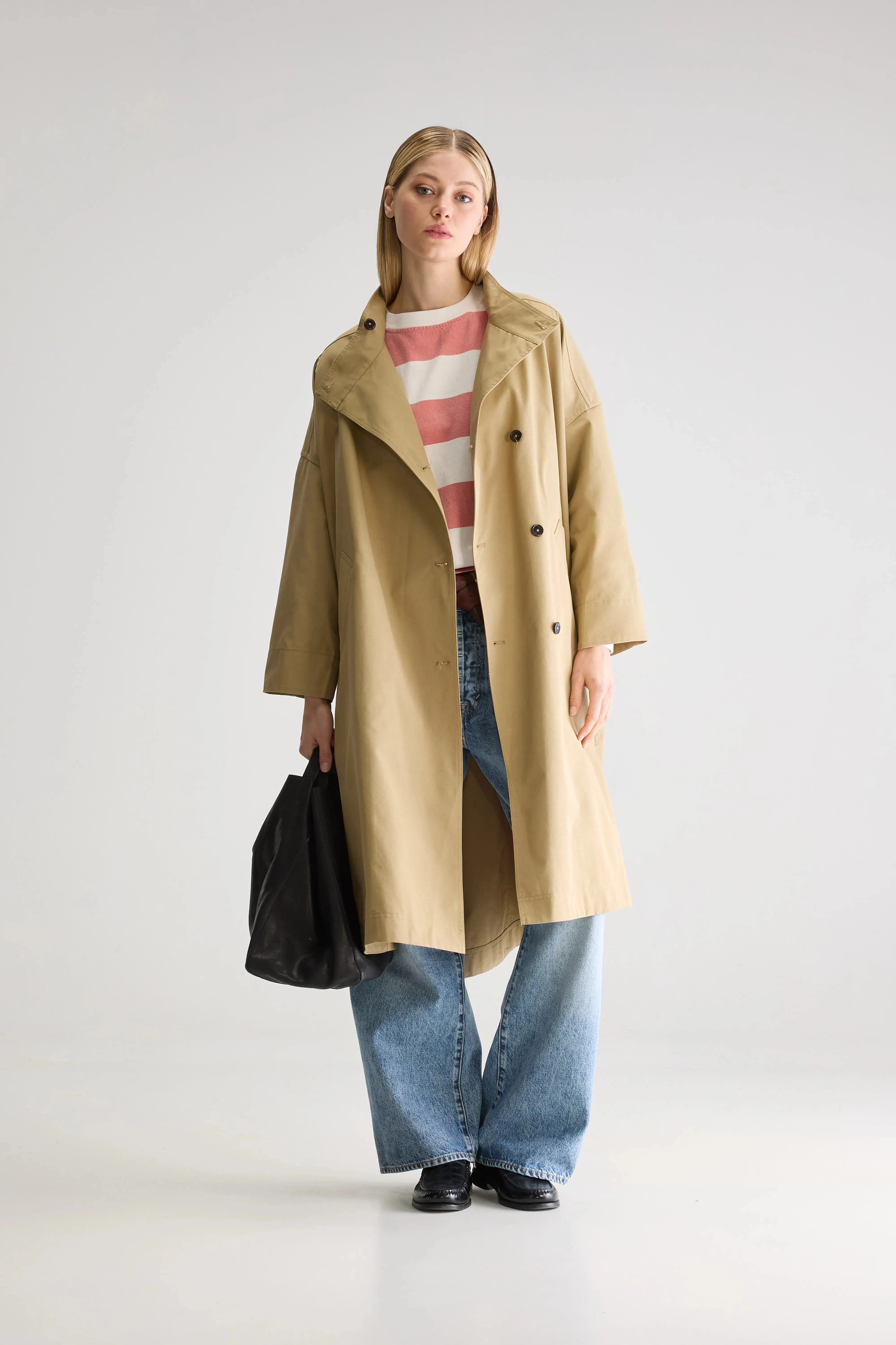 Jutta trench (251 / W / EARTH) Crisp Fit