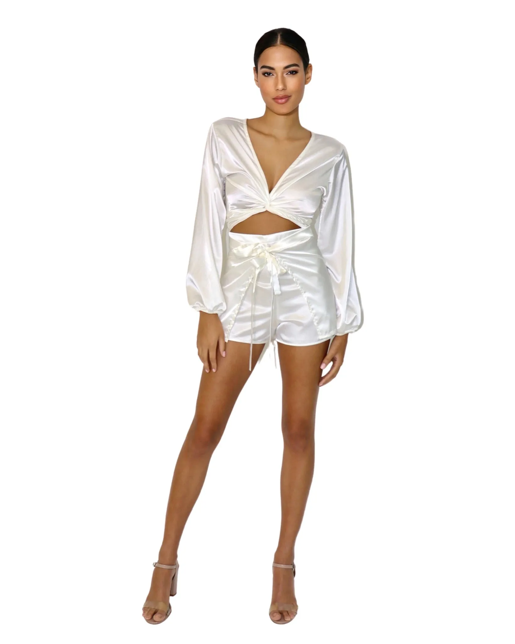 Ivory_model1 Des:Model is 57 DD cup and wears size XS-S and US 0