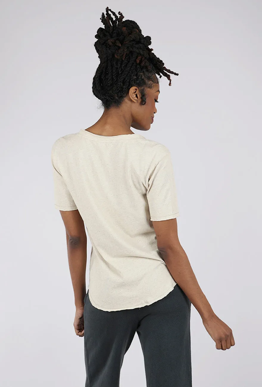 Linen Knit S/S Vee Tee, Oatmeal Curvy Fit