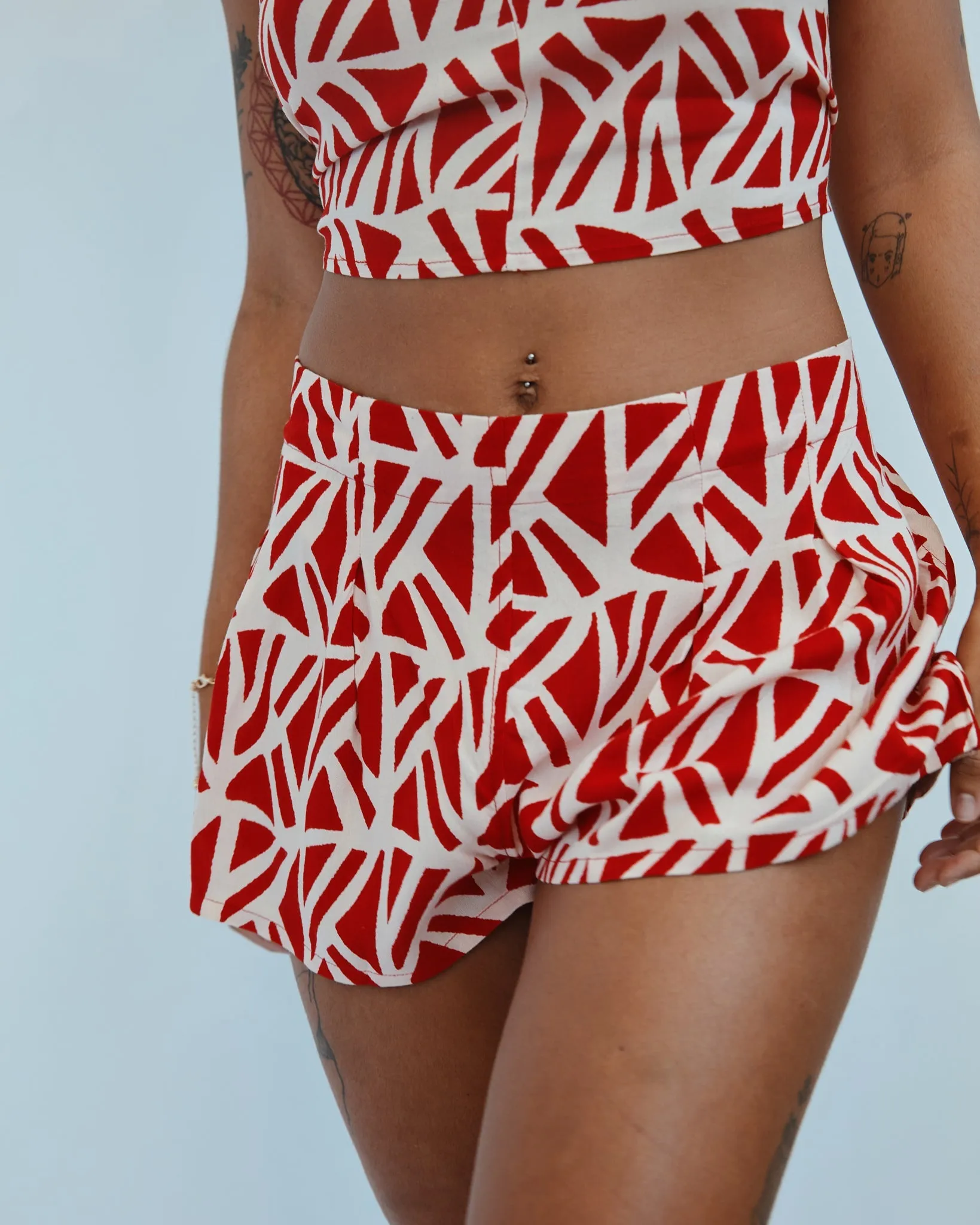 Litua Short Slim Design