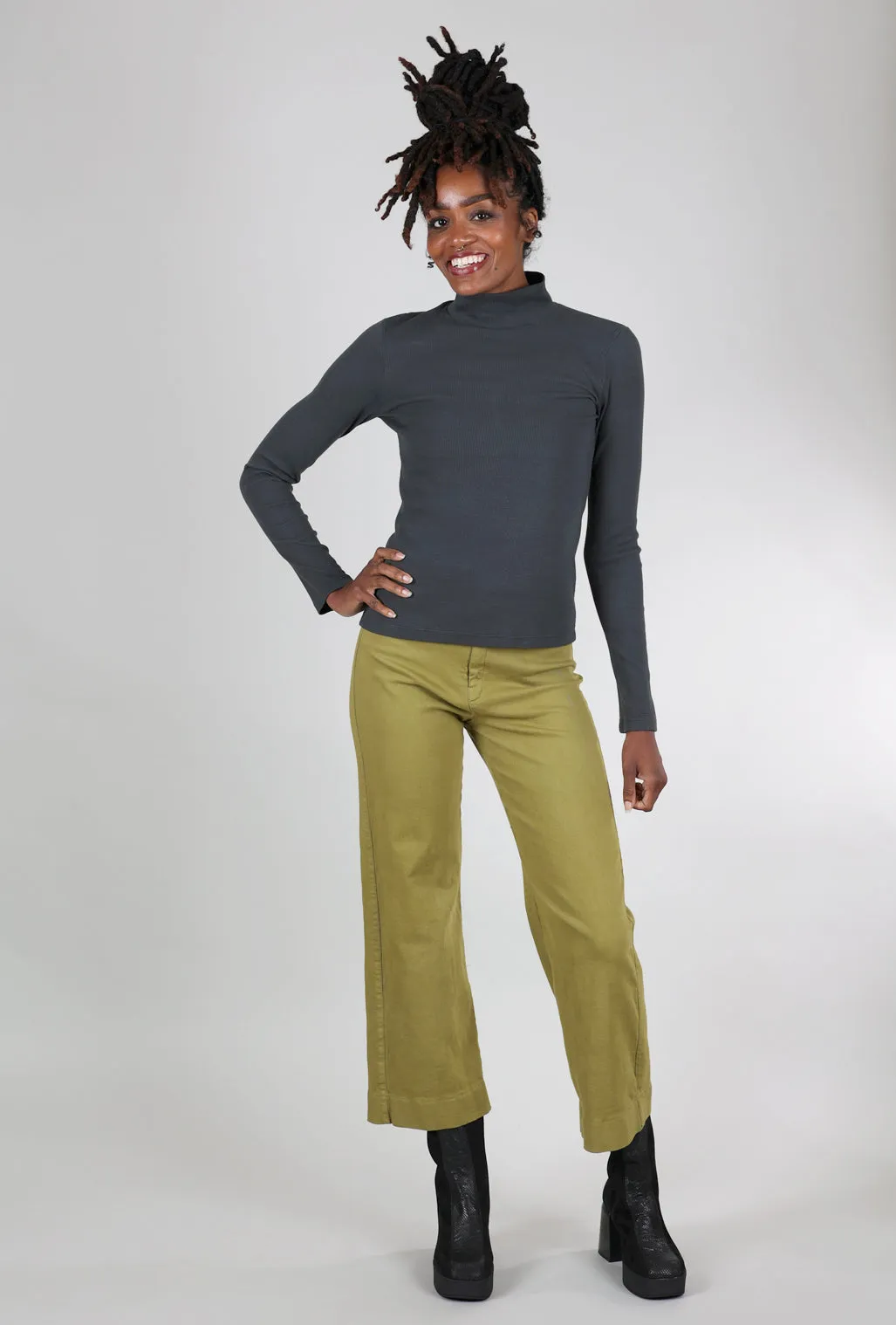L/S Mockneck, Drab Classic Look