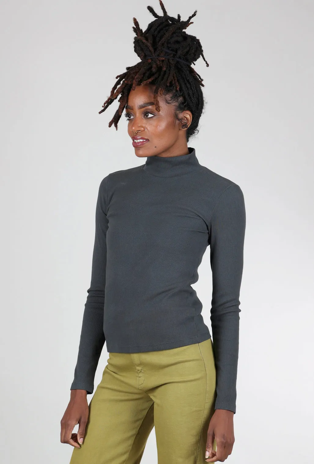 L/S Mockneck, Drab Classic Look