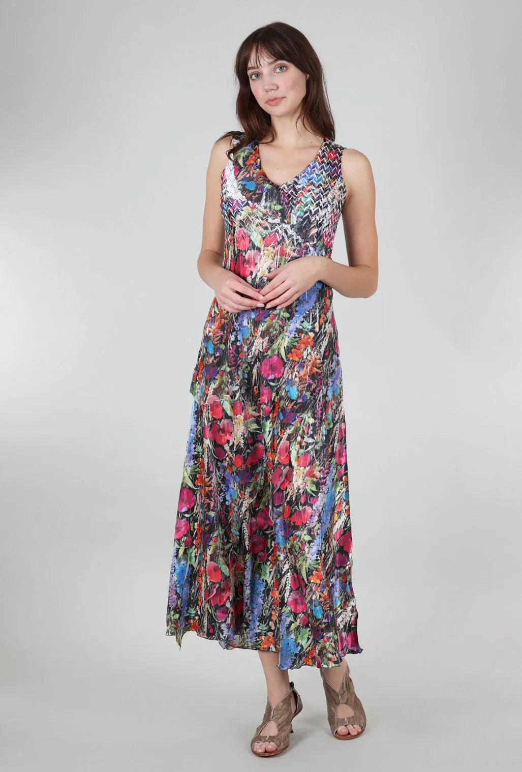 Marble Pattern Lively Blooms V-Neck Ruffle Dress, Black