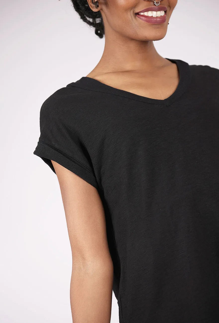 Mesh Trim V-Neck Tee, Black Androgynous style