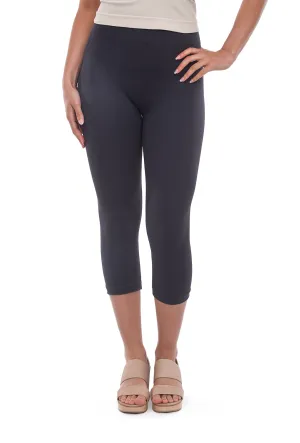 Simple Elegance Street Style MicroRib Capri Leggings, Storm Gray