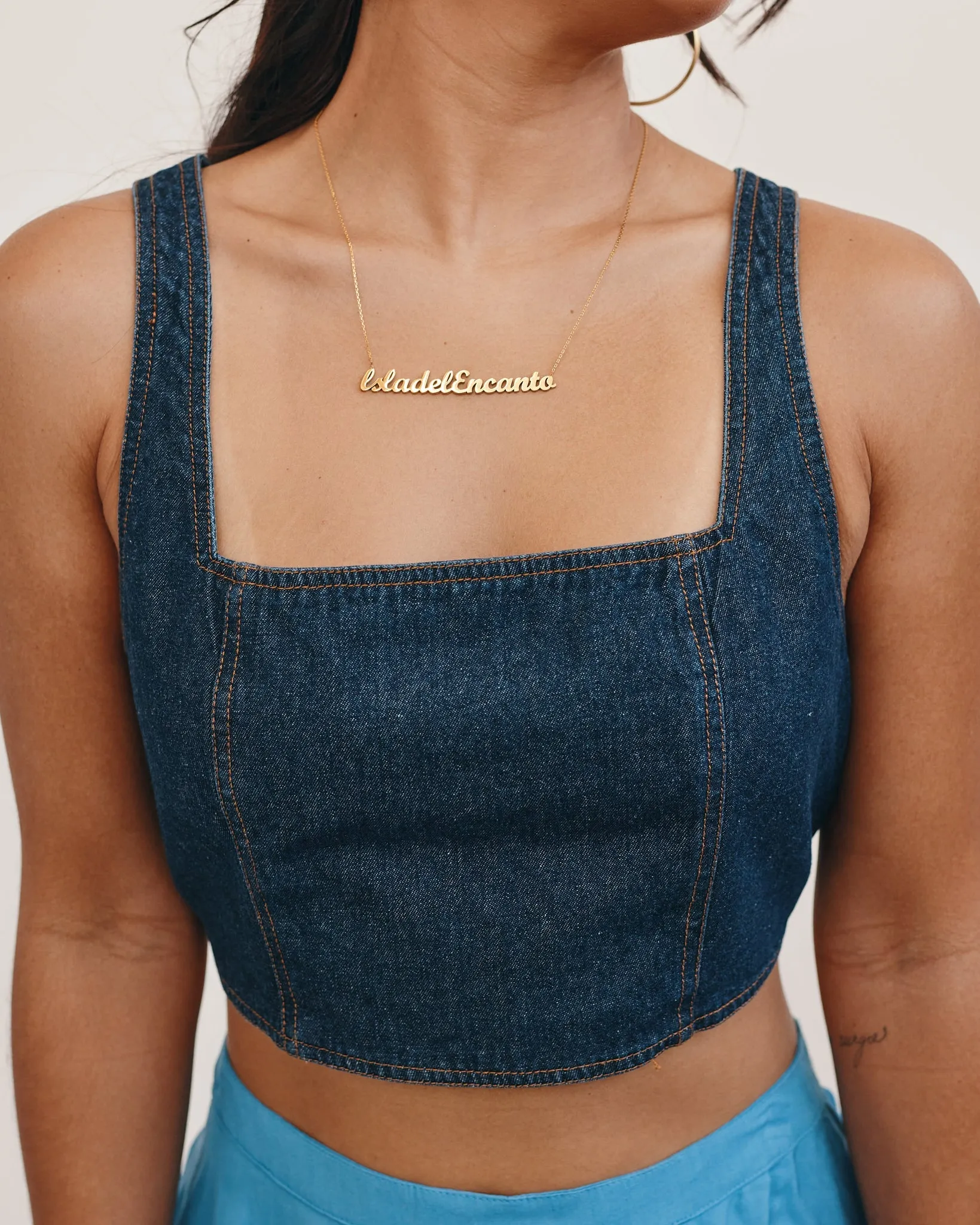 Modern Twist Famil Crop