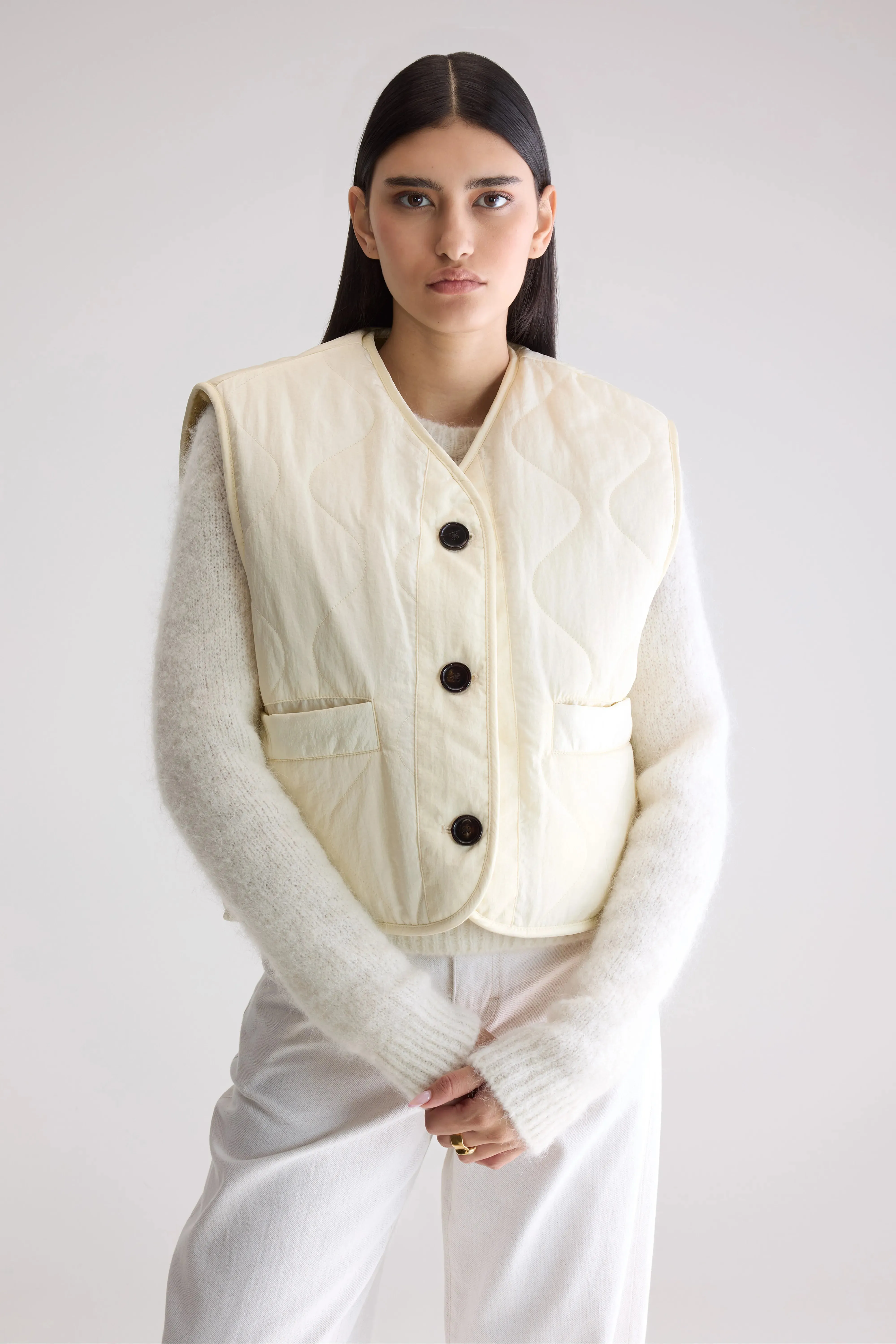 Neutral Tone Piece Eloise sleeveless jacket (252 / W / BUTTER)