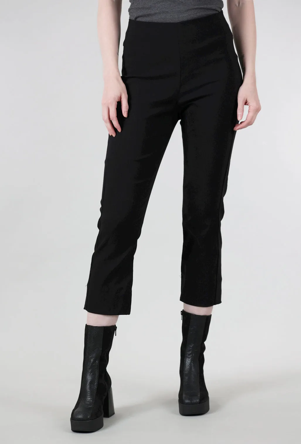 Premium Stretch Outdoor Use Parson Crop Pant, Black