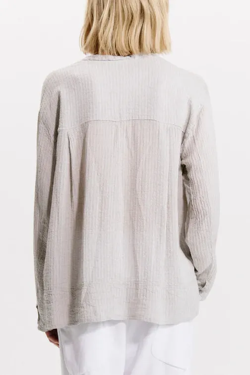 Pearl Grey V Shirt Spring Looks