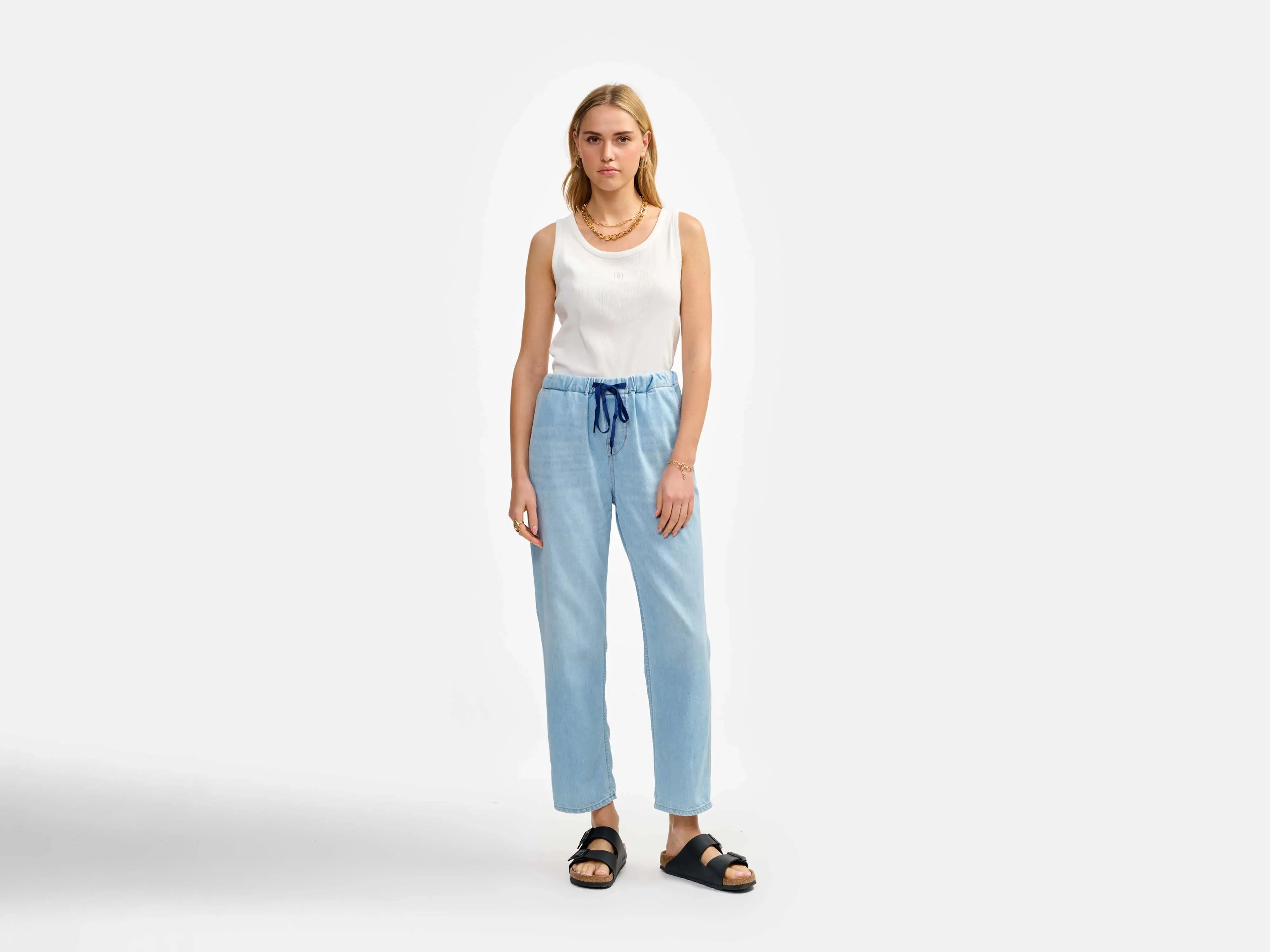 Pizzy relaxed trousers (241 / W / LT BLUE BLEACH) High Rise