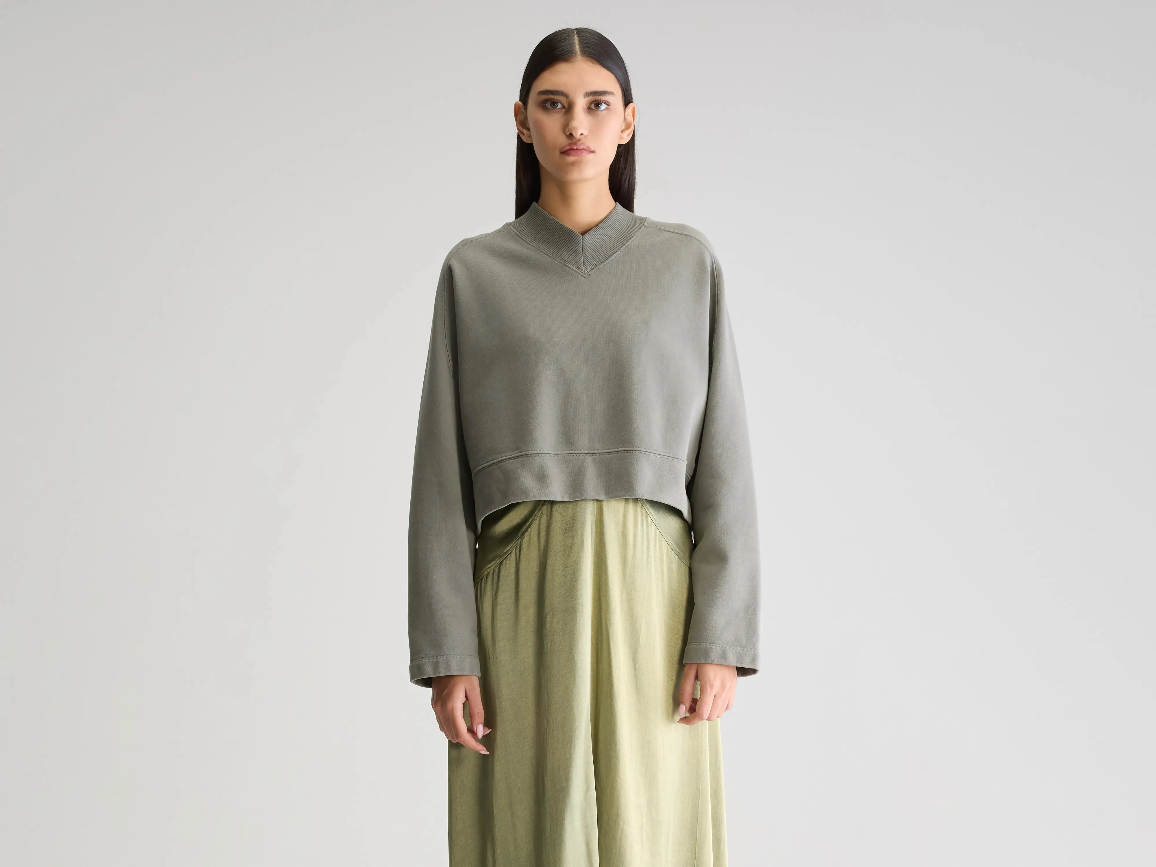 product business casual suitability product sustainable future Sikiu cropped sweatshirt (251 / W / DUSTY OLIVE)