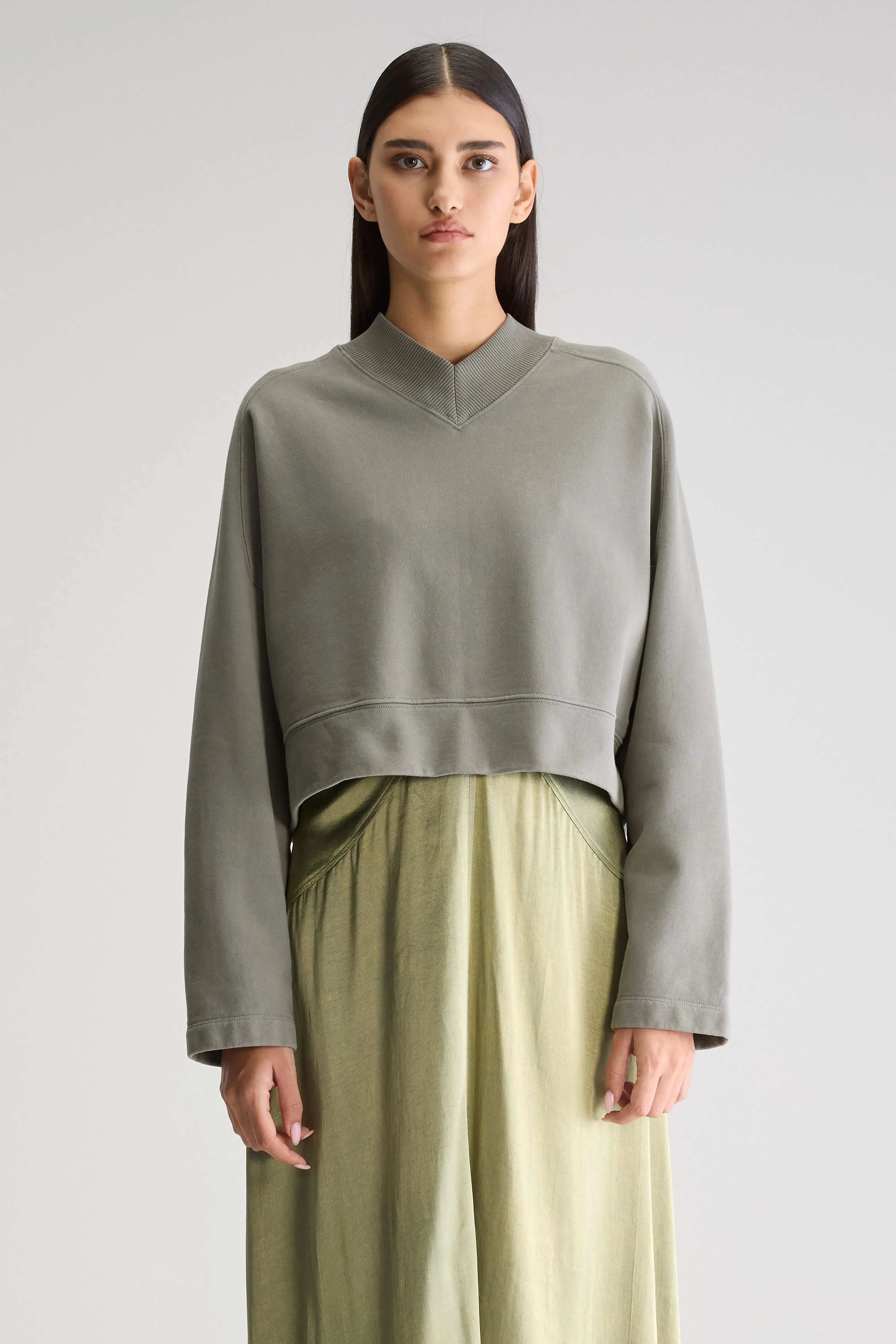 Practical pieces Sikiu cropped sweatshirt (251 / W / DUSTY OLIVE)