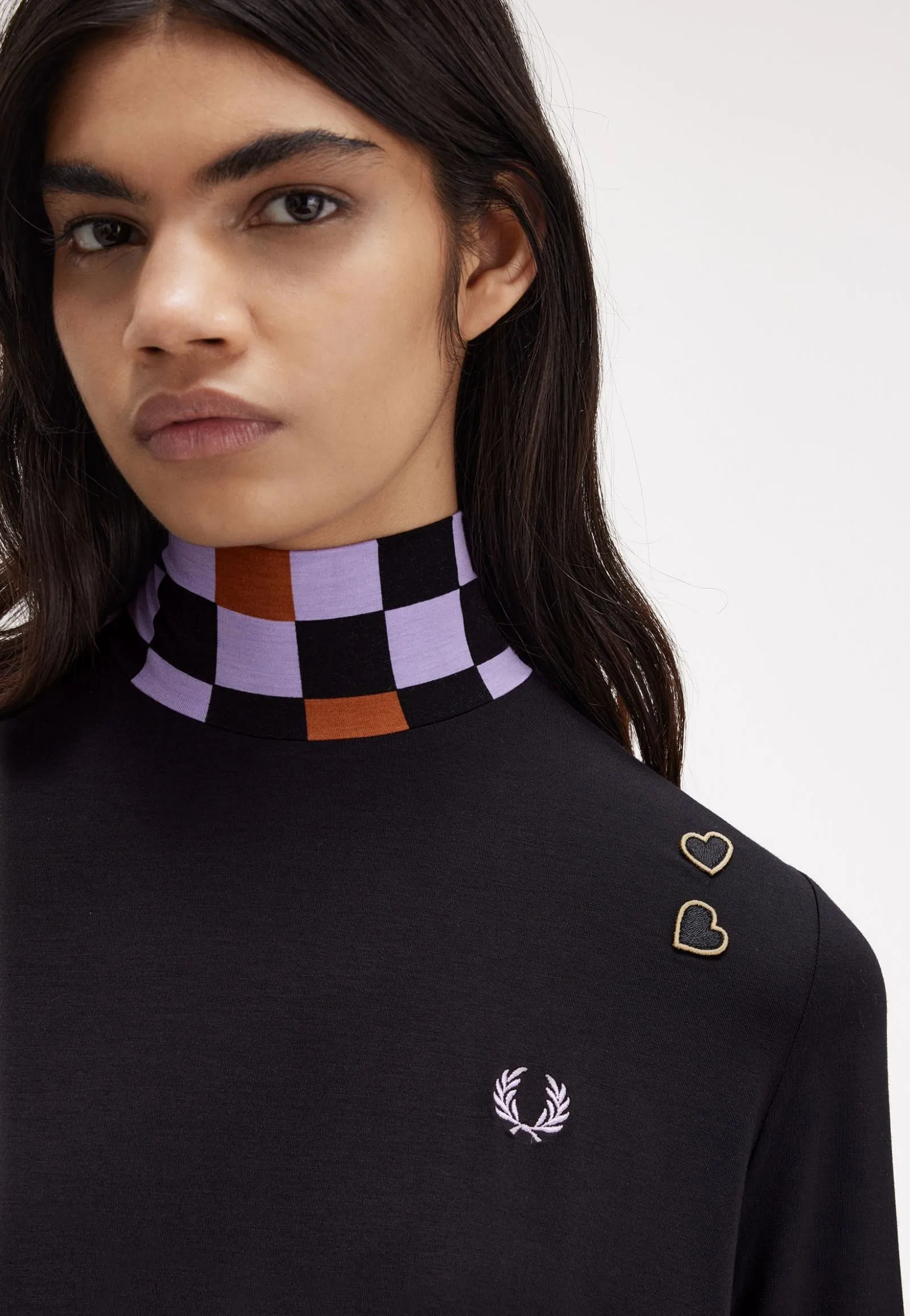 Professional Outfit Fred Perry x Amy Winehouse - Printed Trim High Neck Black - Longsleeve