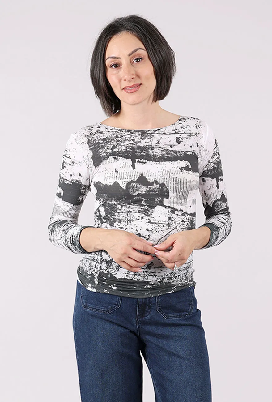 Raw Edge Second Skin Top, Grungy/White figure-hiding Floral Print