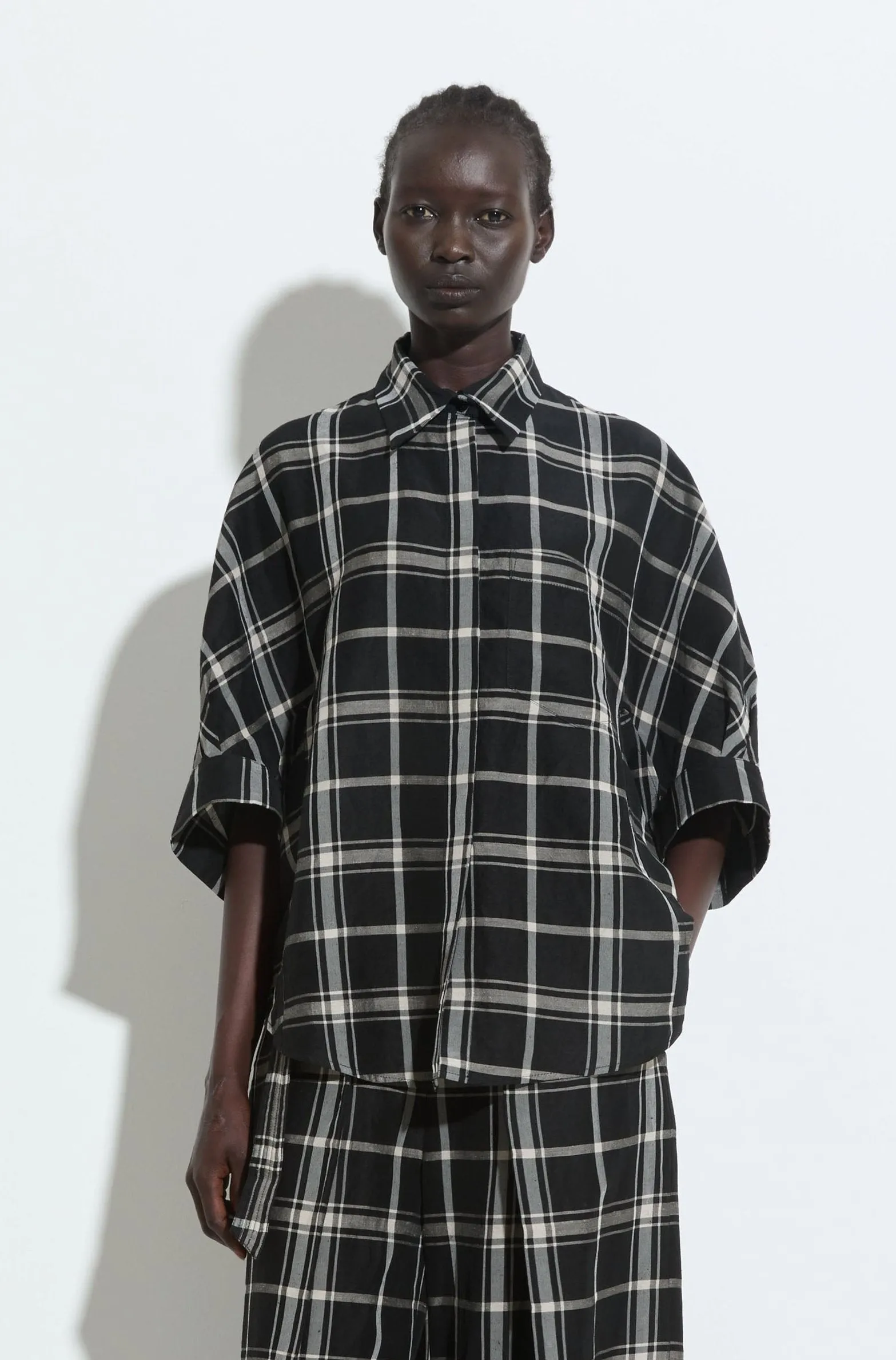 Relaxed Comfort Black Check SS Shirt