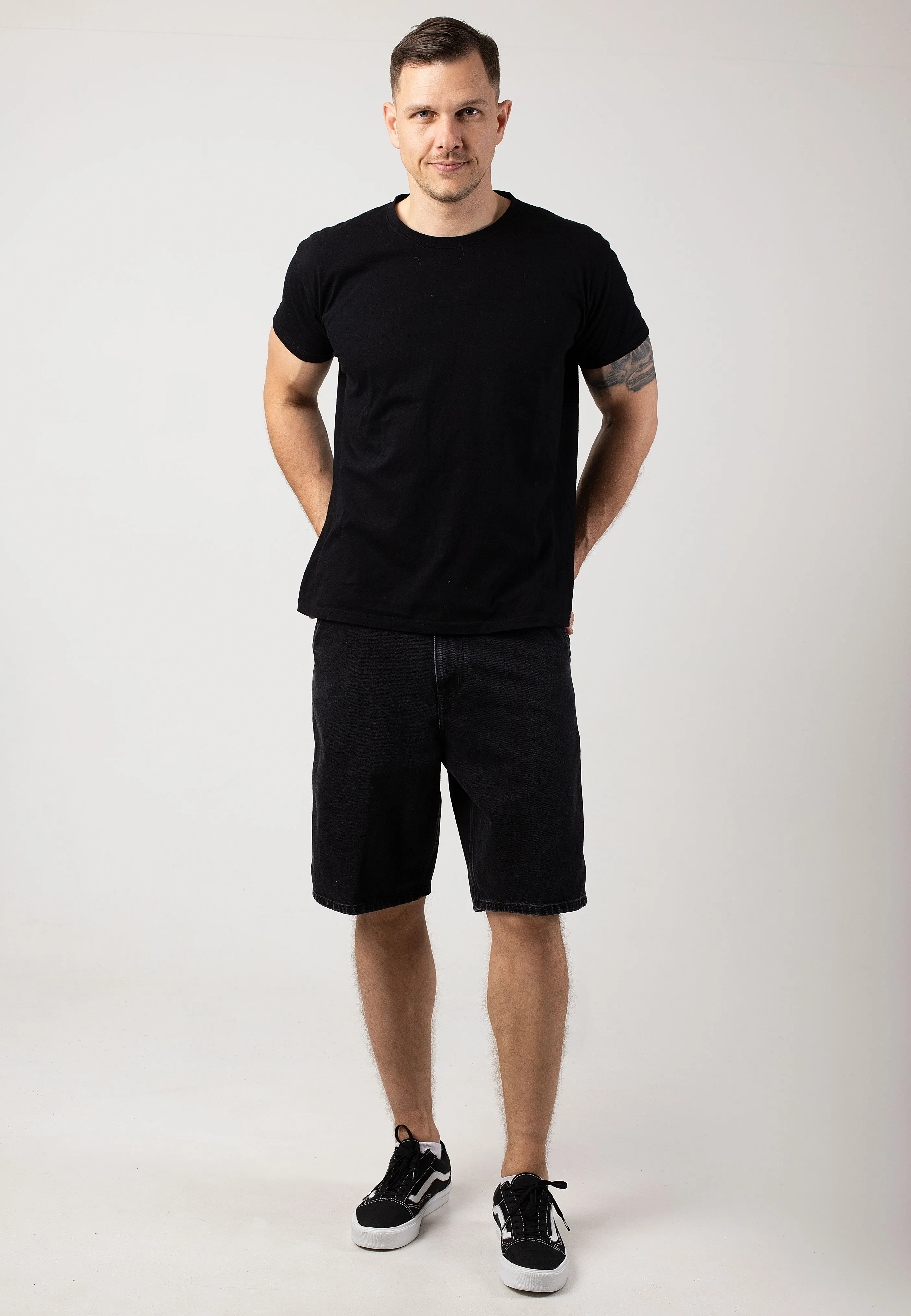 Relaxed Comfort Carhartt WIP - Single Knee Stone Washed Black - Shorts