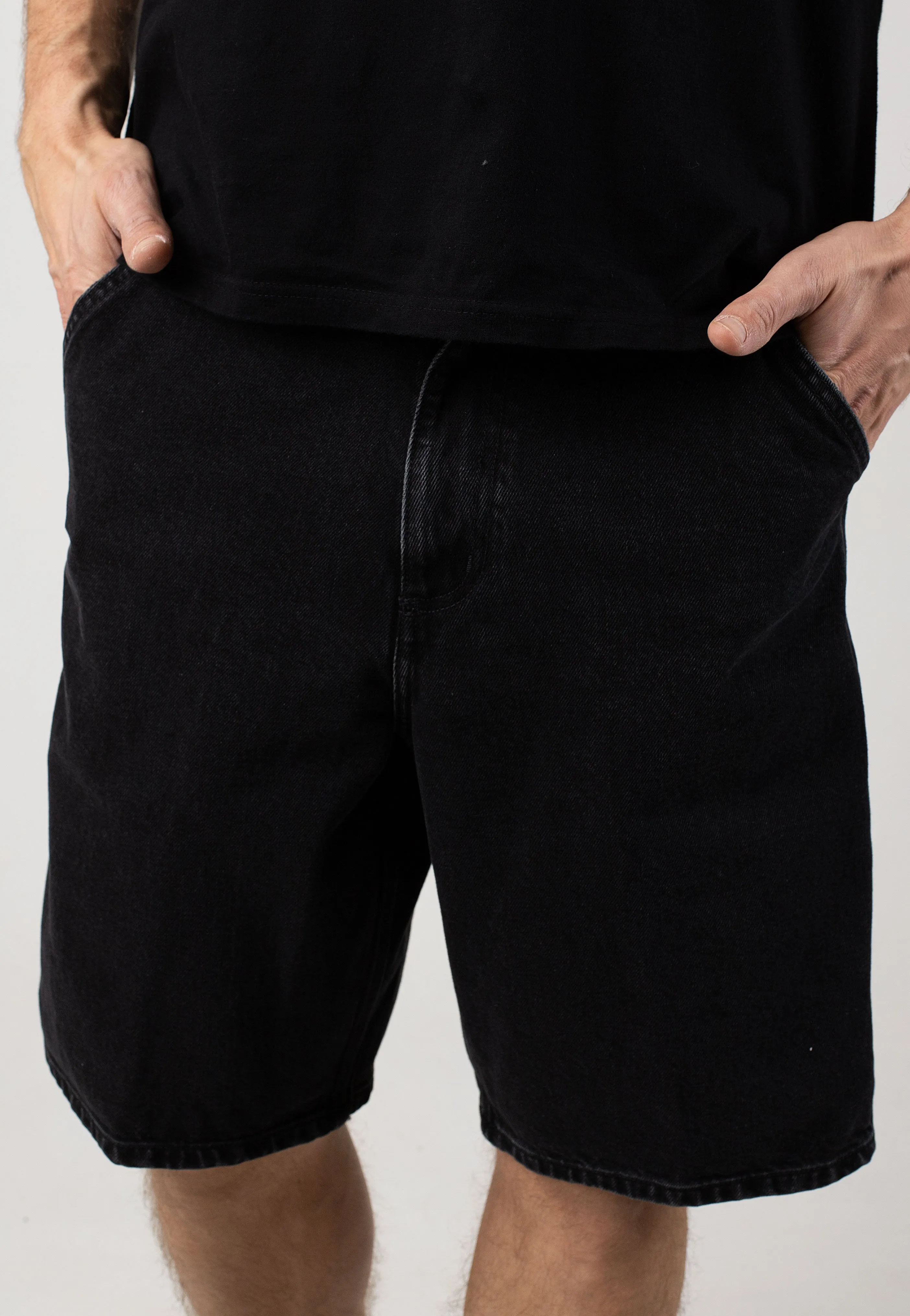 Relaxed Comfort Carhartt WIP - Single Knee Stone Washed Black - Shorts