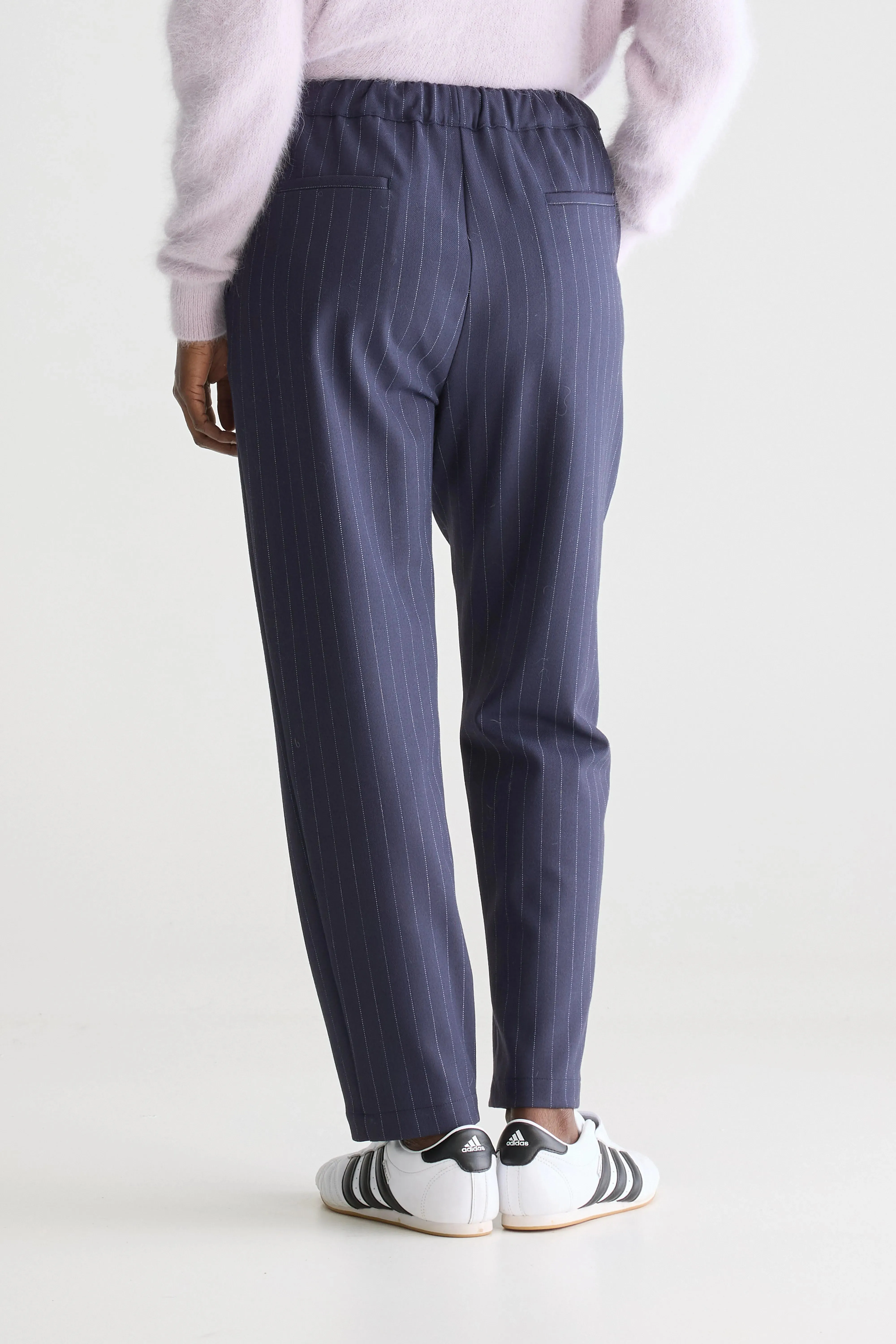 Relaxed wear Sacha tapered trousers (251 / W / STRIPE A)