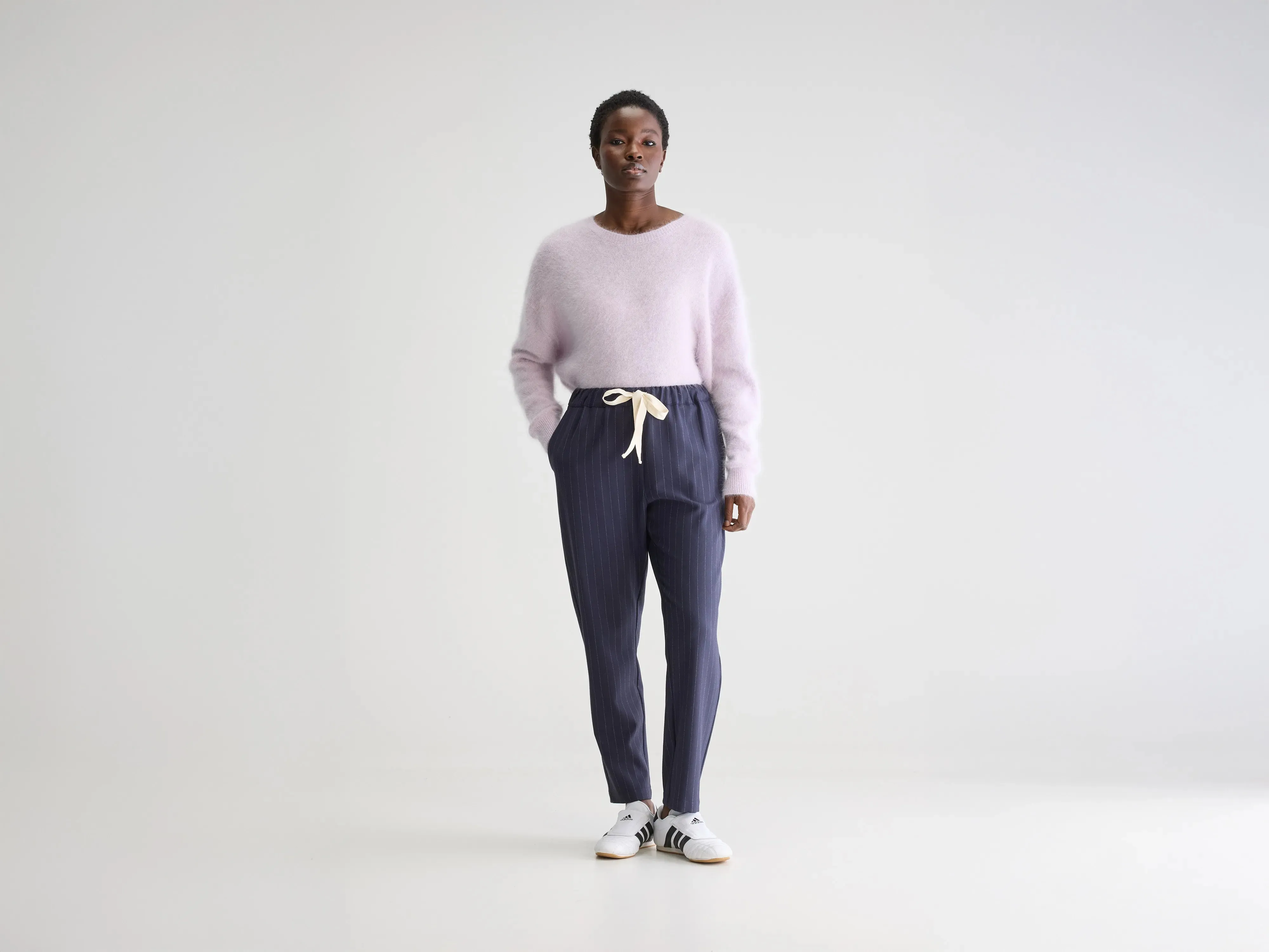 Sacha tapered trousers (251 / W / STRIPE A) Zipper Closure Bootcut shape