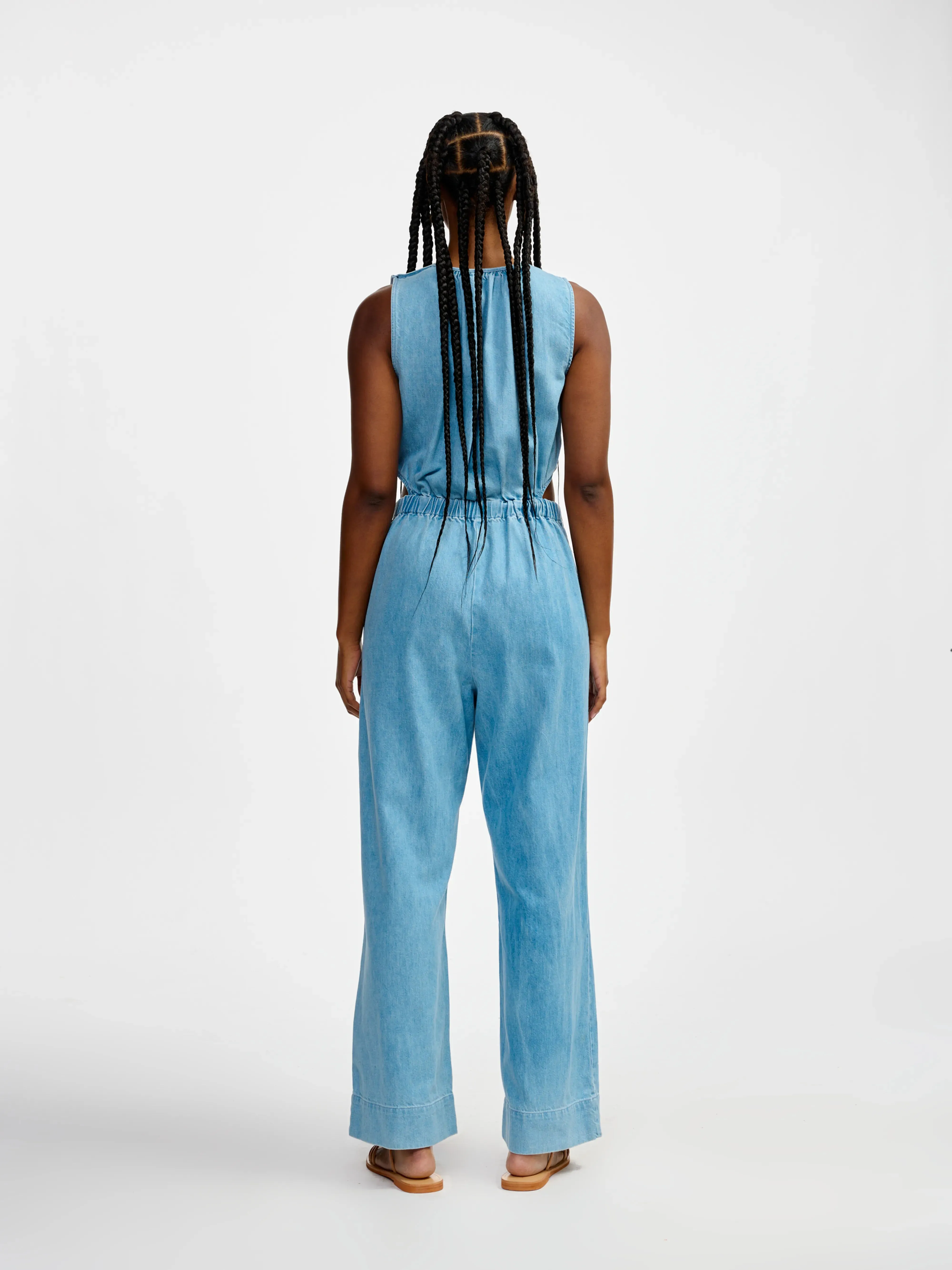 ruffled hem papaye jumpsuit (241 / W / LT BLUE BLEACH)