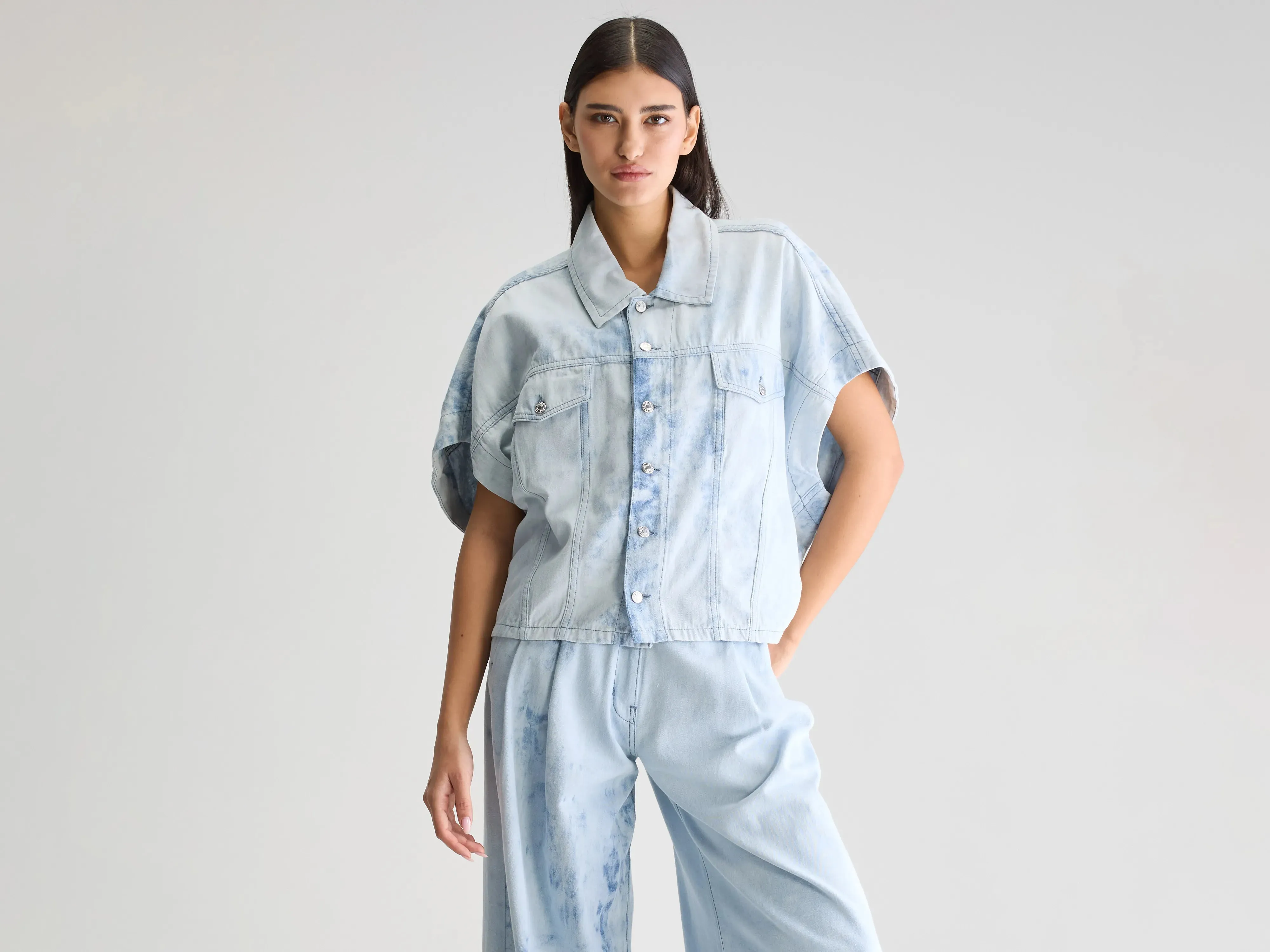 Payton sleeveless overshirt (251 / W / SHADED BLUE) Wind Shield Neutral Tone