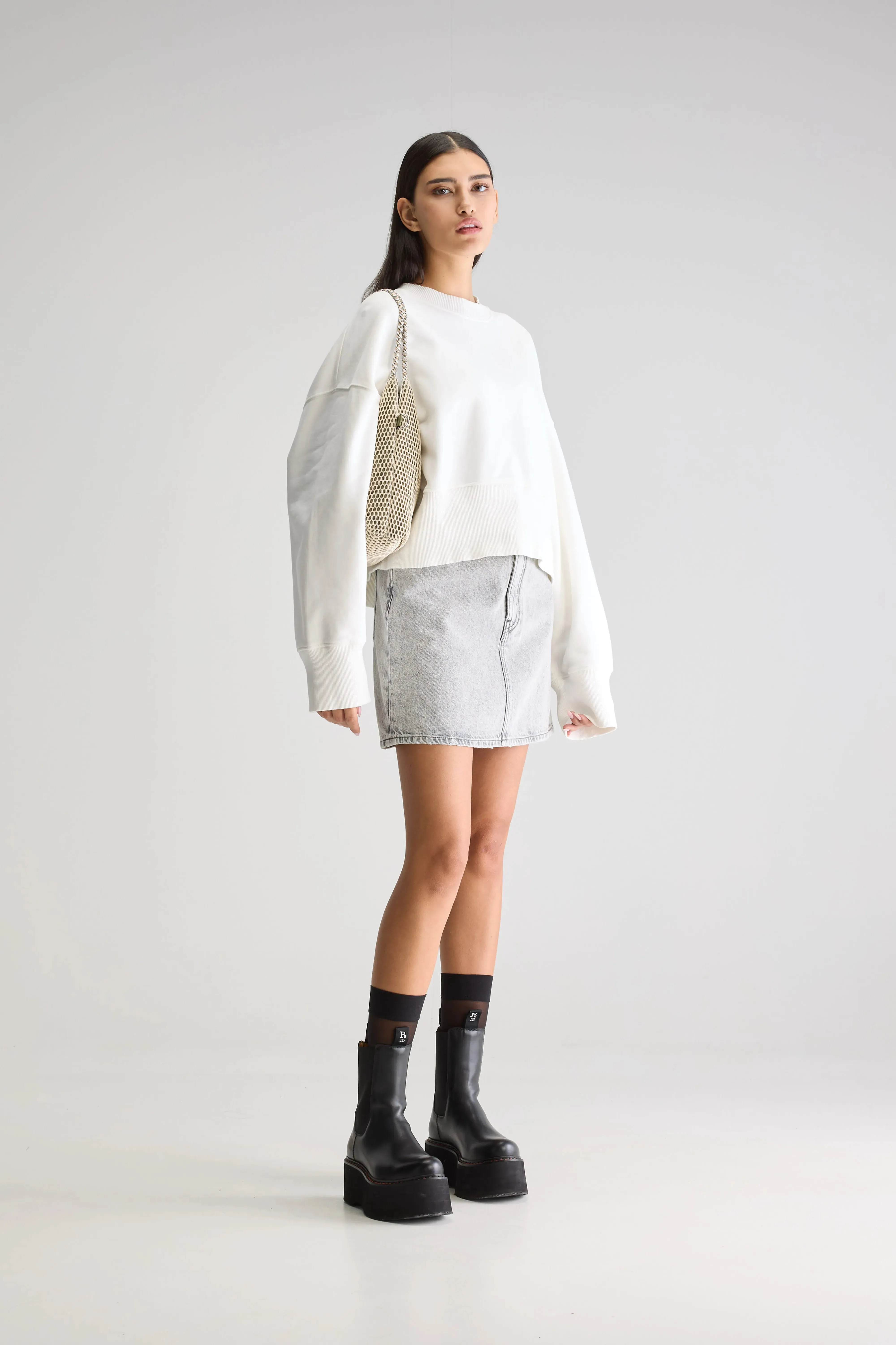 Slenni crewneck sweatshirt (251 / W / VINTAGE WHITE) Signature Look