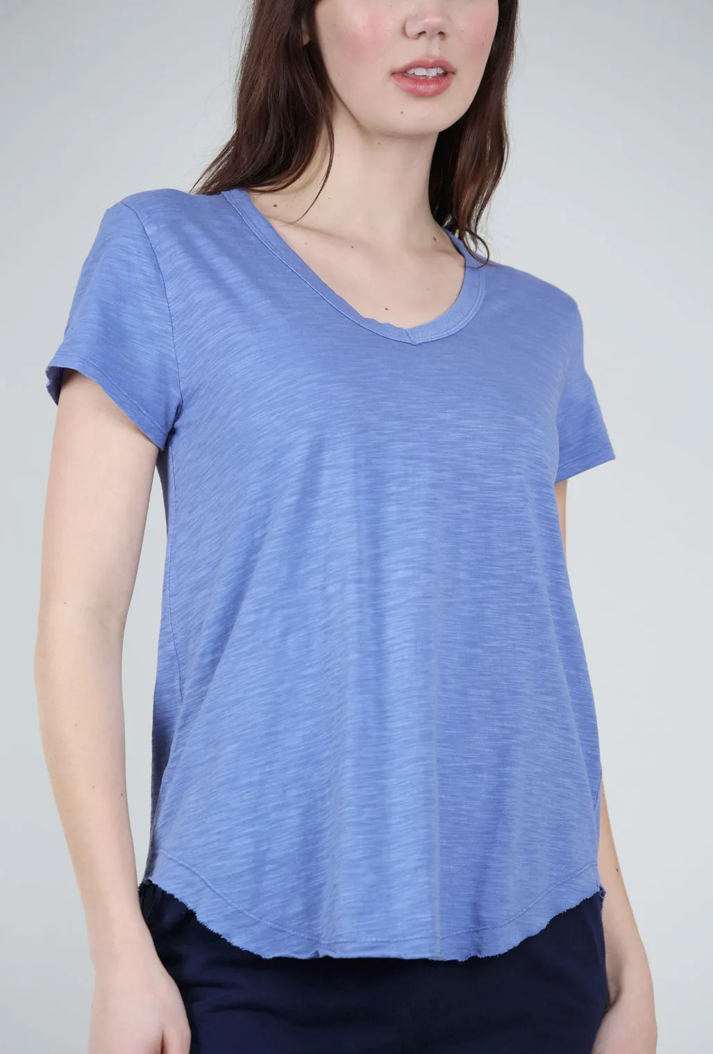 Smooth Feel Curve Hem S/S Vee Tee, Blue Pea