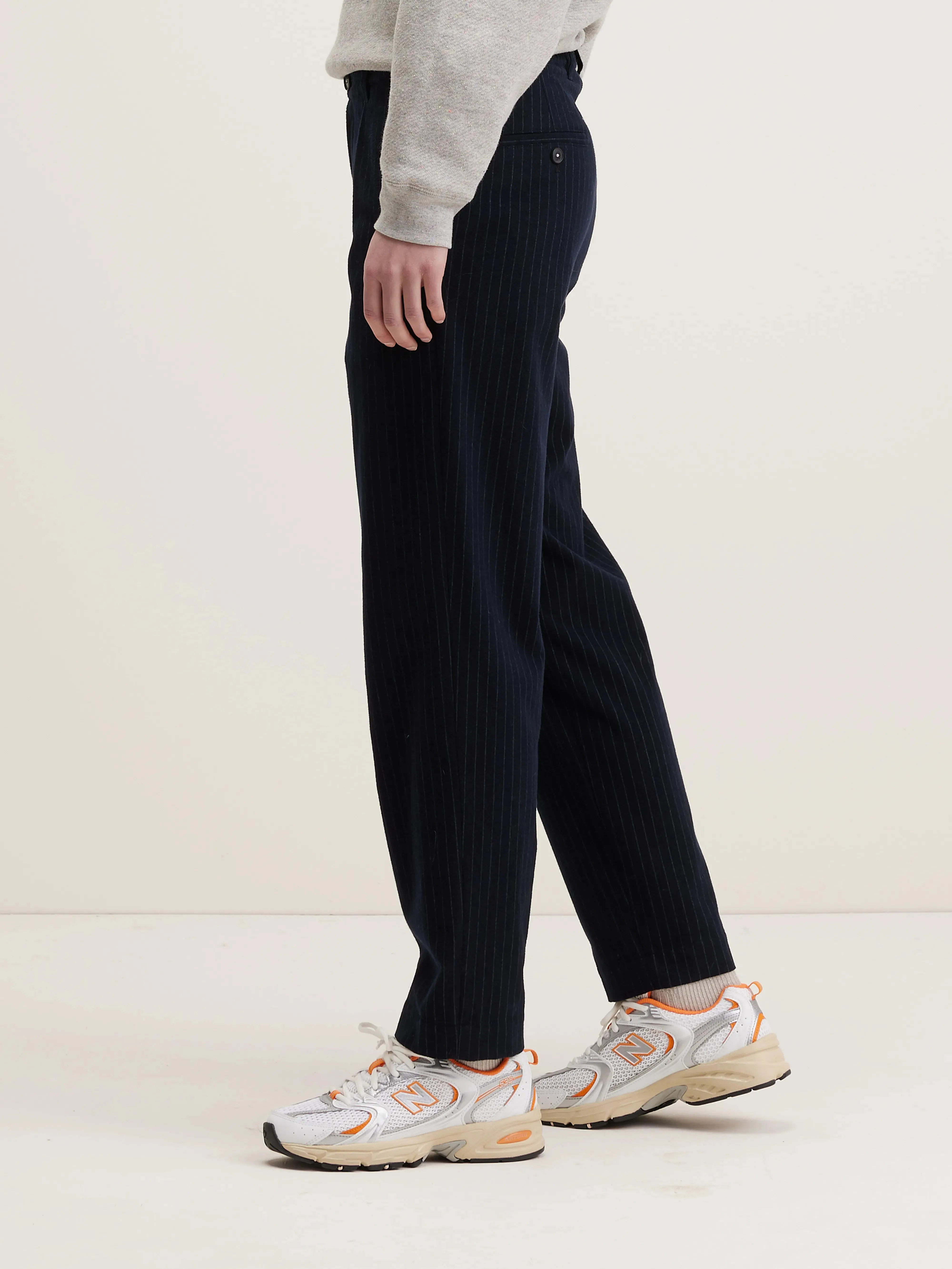 Smooth Touch Villa pleated trousers (242 / W / STRIPE A)