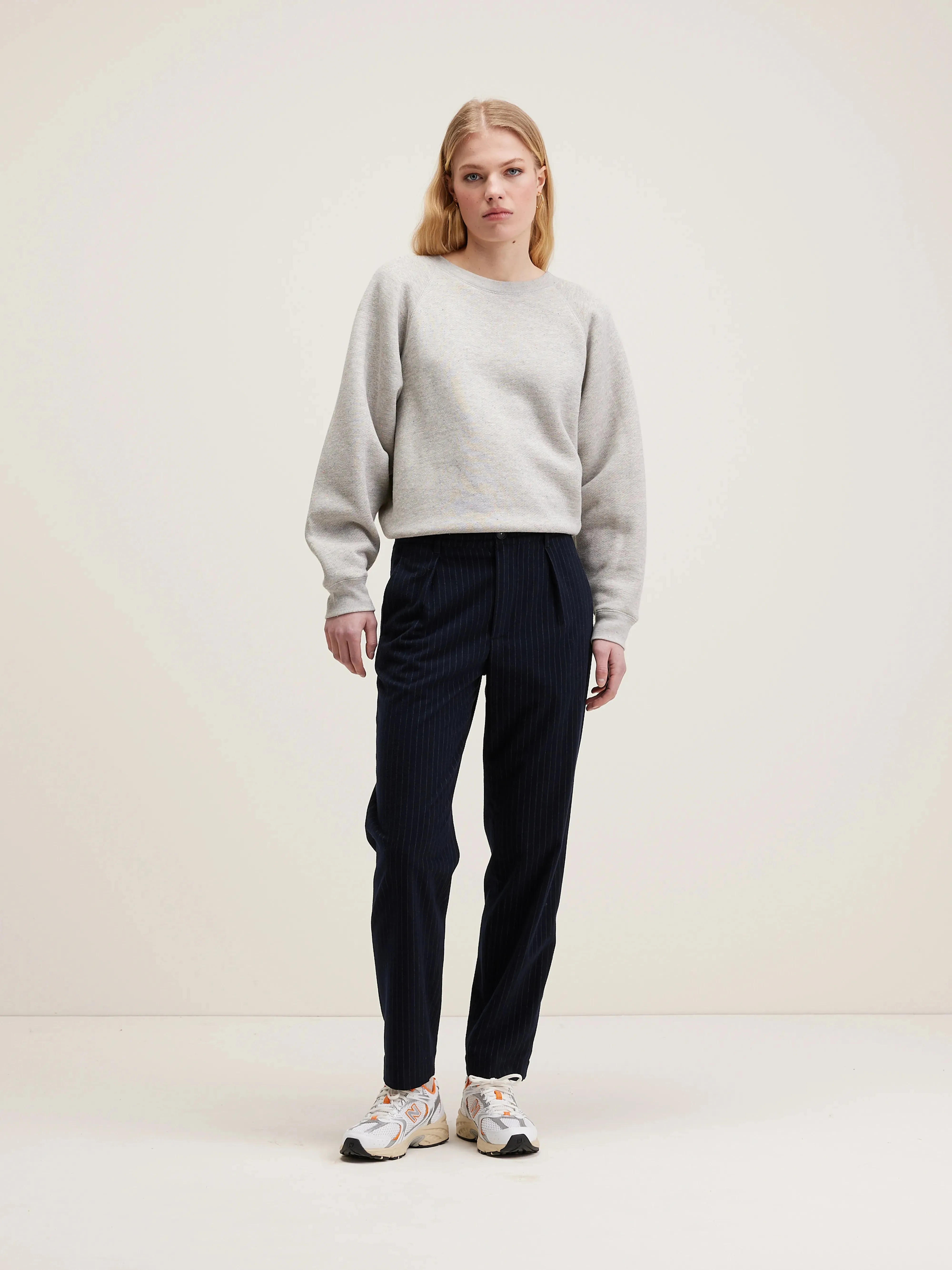 Smooth Touch Villa pleated trousers (242 / W / STRIPE A)