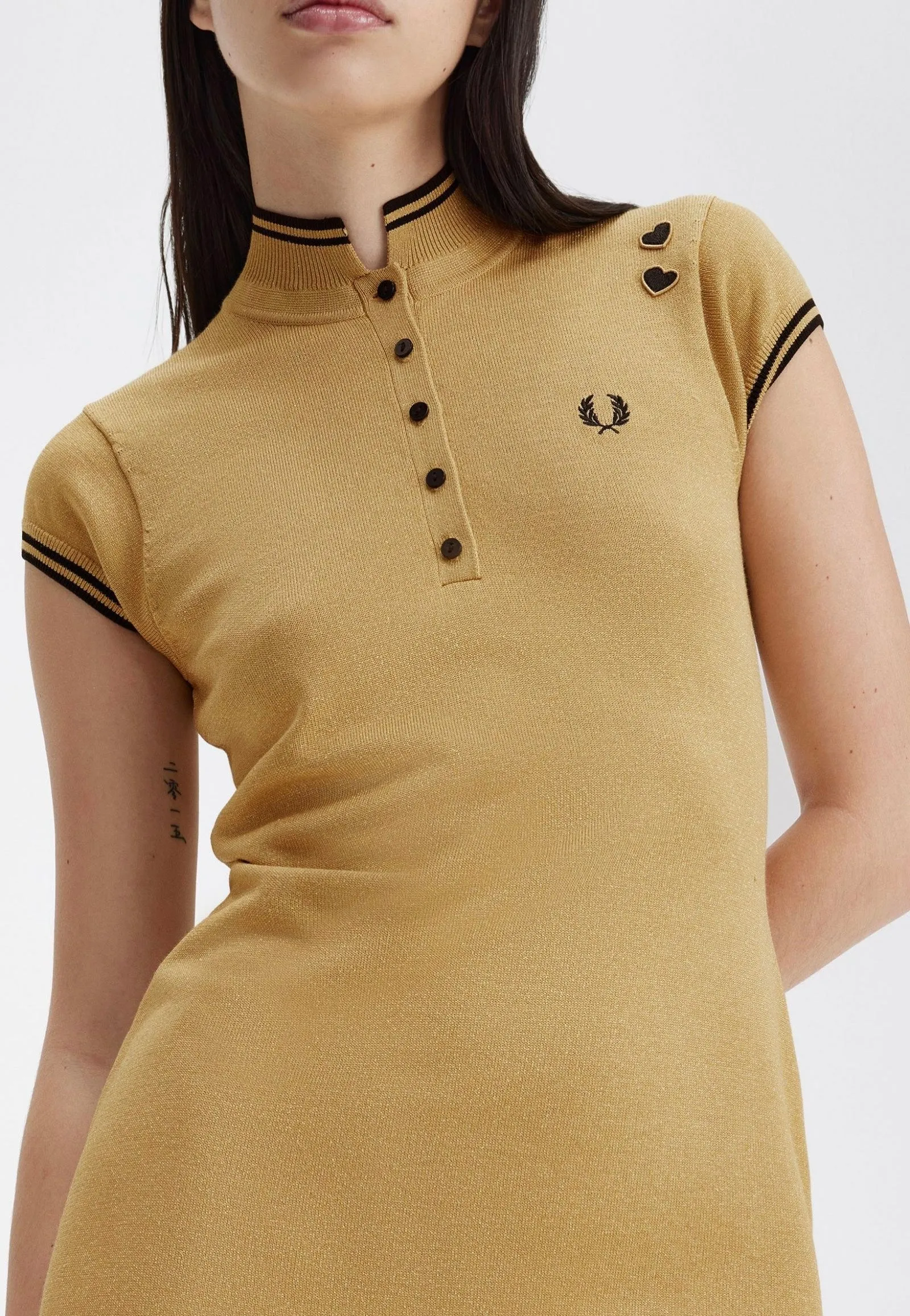 Soft Items Fred Perry x Amy Winehouse - Metallic Knitted 1964 Gold - Dress